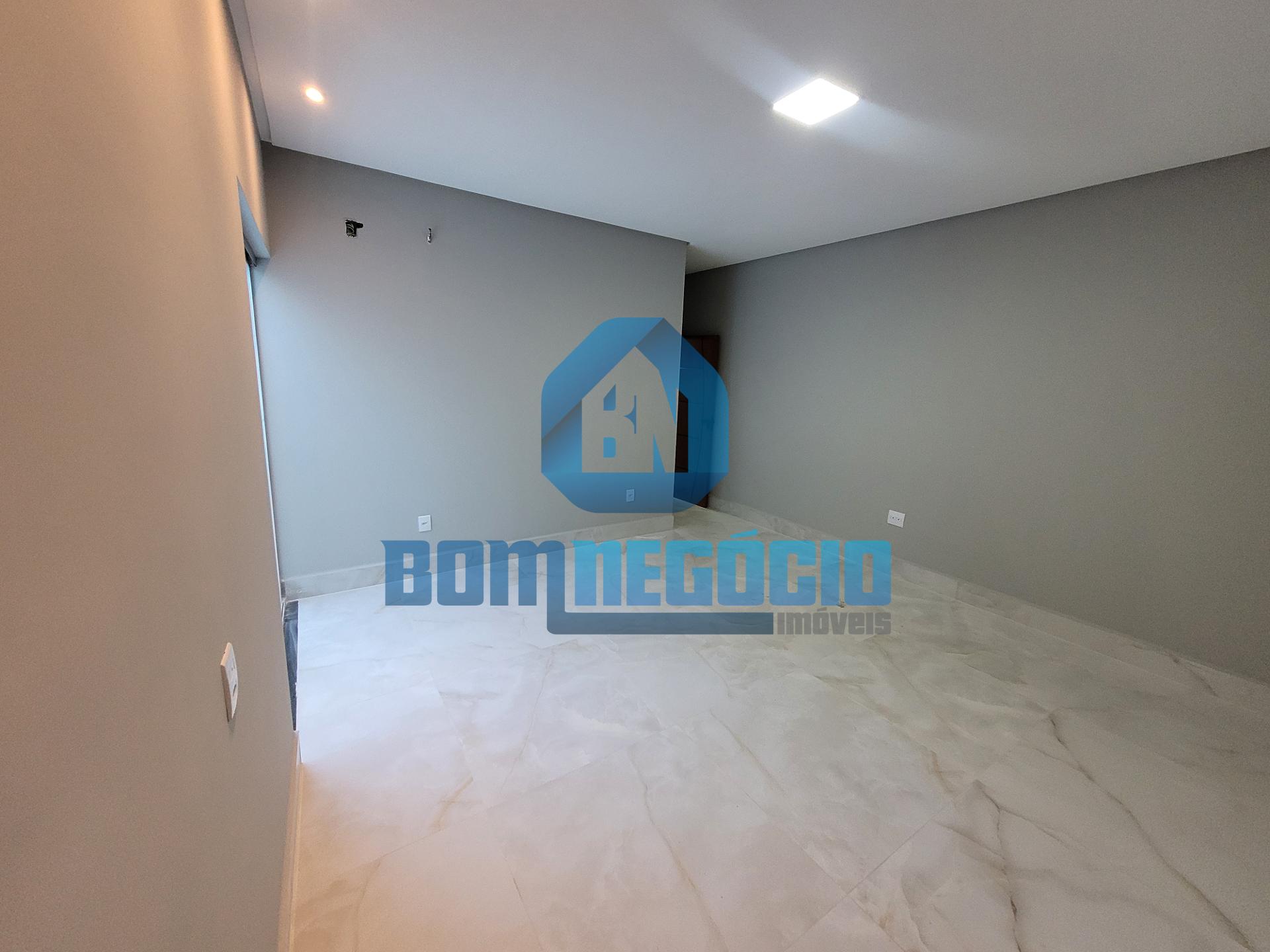 Casa de luxo com 3 quartos, 3 banheiros e piscina à venda, BAI...