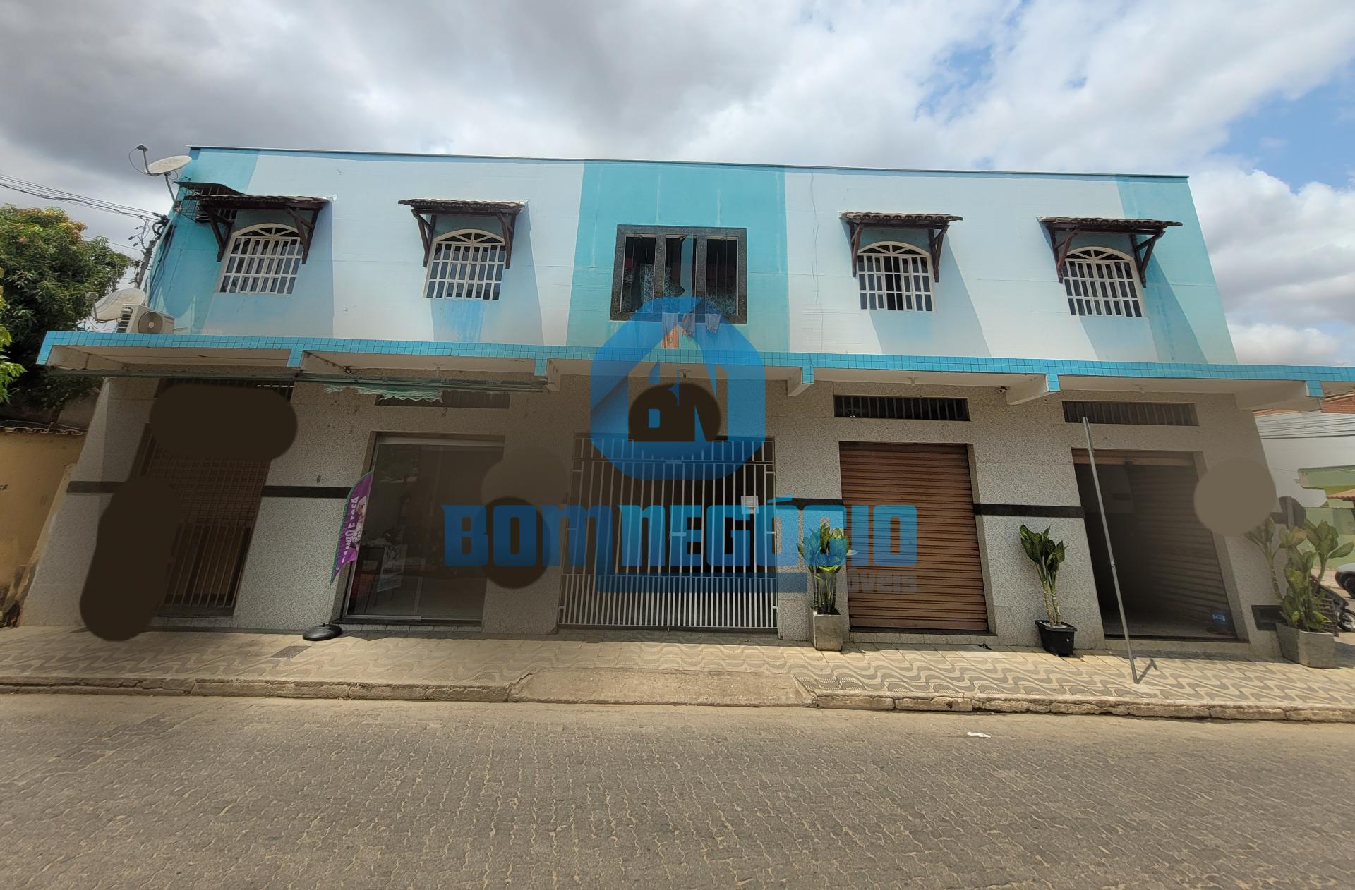 Imóvel com 2 apartamentos e 3 lojas à venda, JBAIRRO VERA CRUZ...