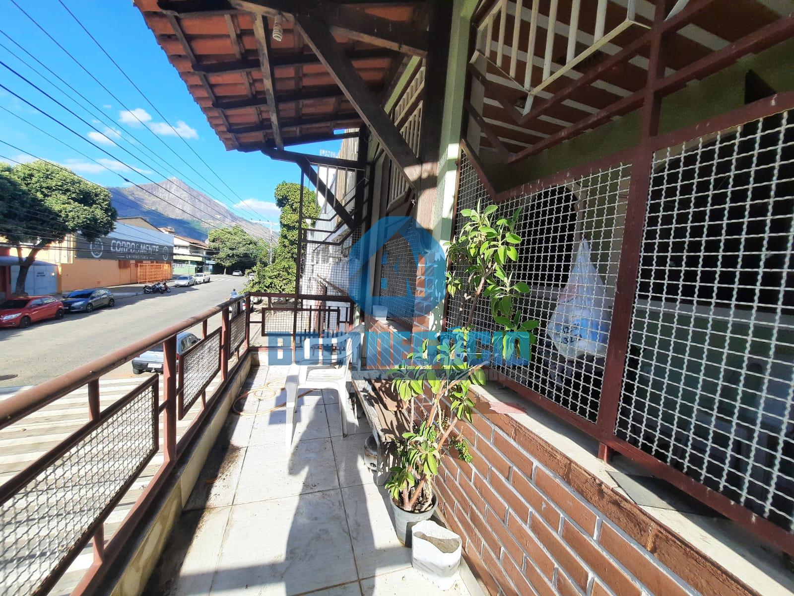 Casa com 2 dormitórios e ponto comercial, VILA BRETAS, GOVERNA...