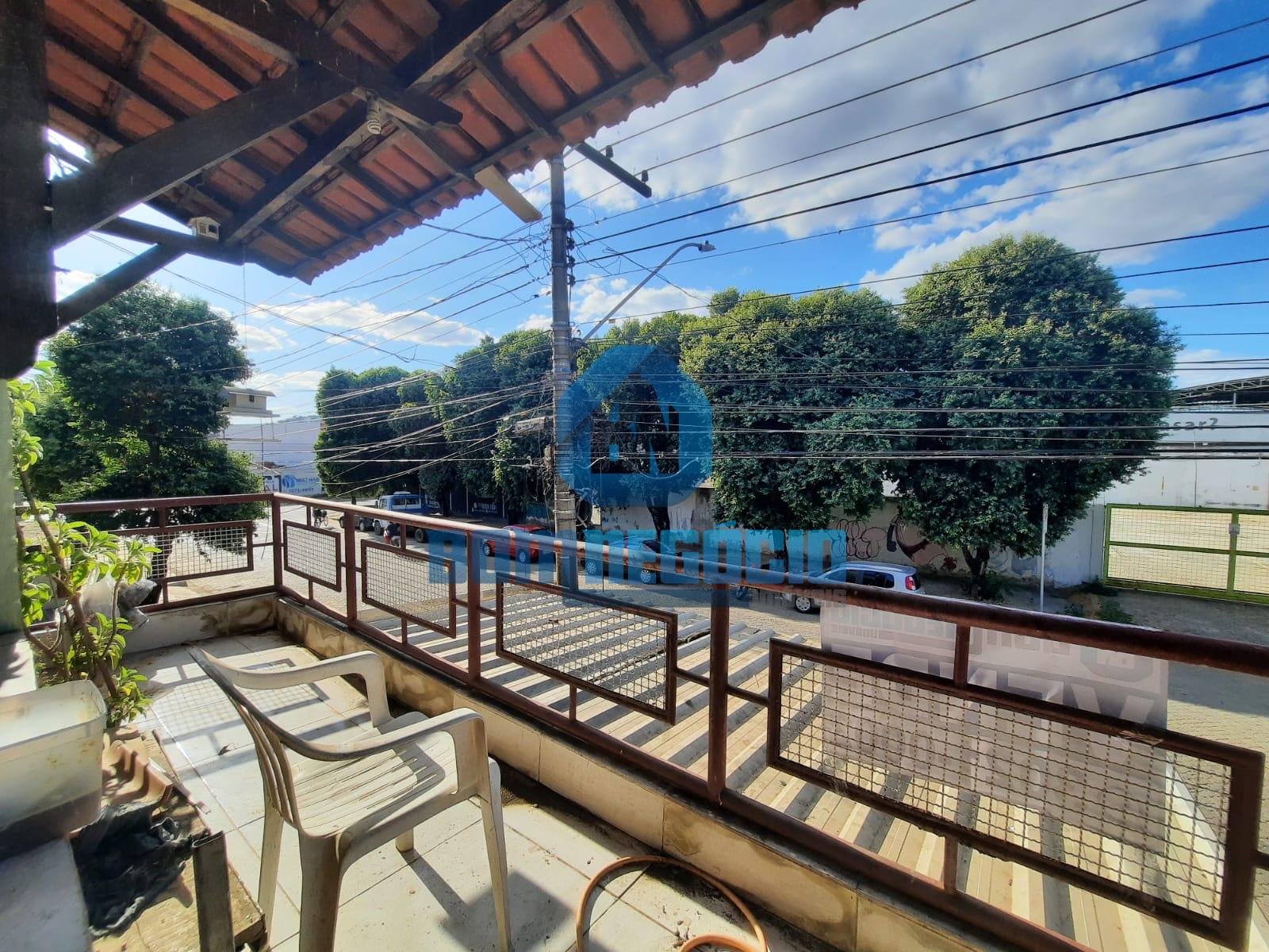 Casa com 2 dormitórios e ponto comercial, VILA BRETAS, GOVERNA...
