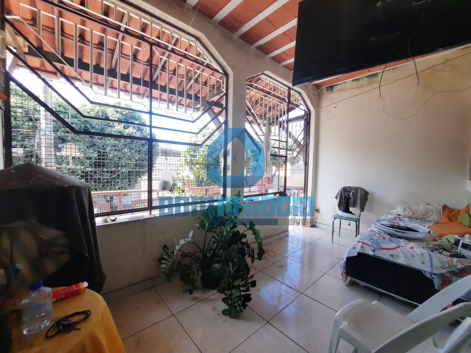 Casa com 2 dormitórios e ponto comercial, VILA BRETAS, GOVERNA...