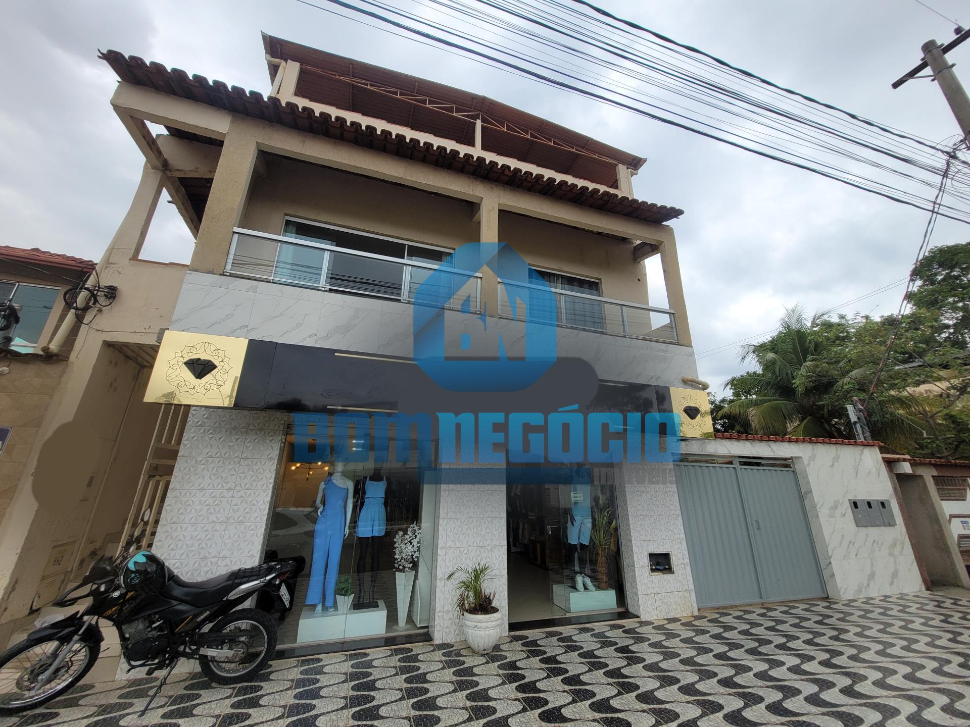Cinco Imóveis à venda, com 4 apartamentos e um ponto comercial...
