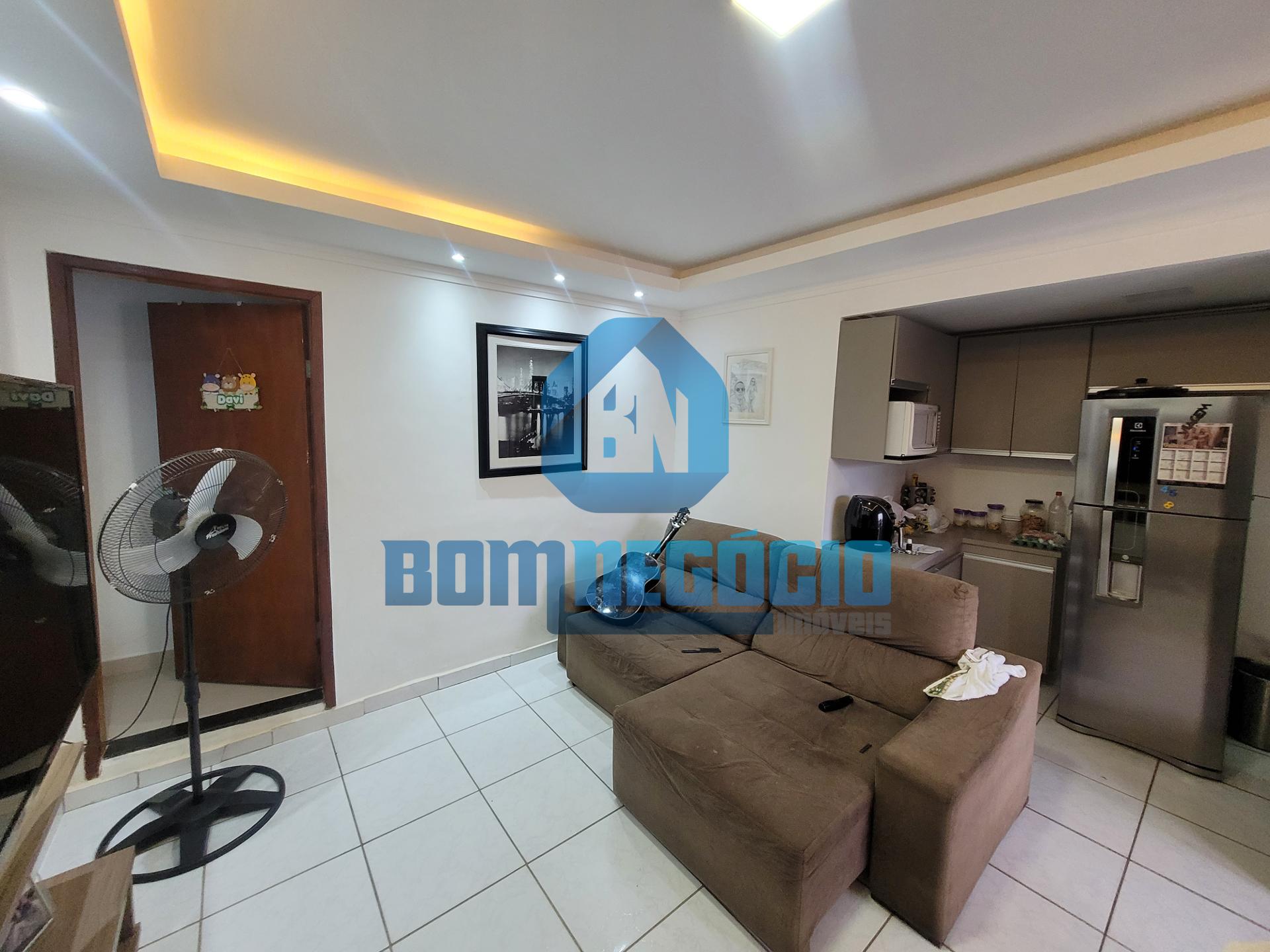 Cinco Imóveis à venda, com 4 apartamentos e um ponto comercial...