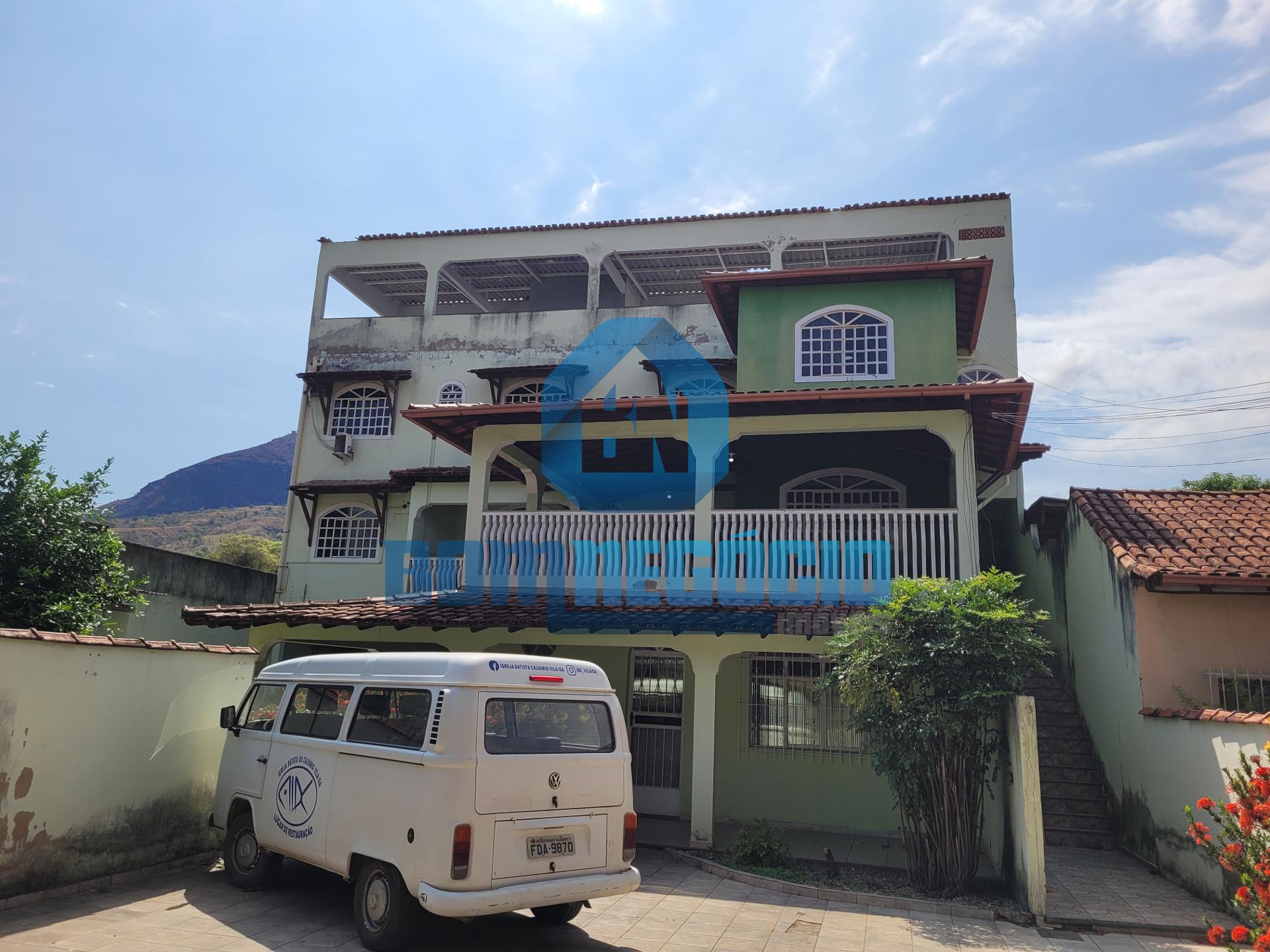 Prédio residencial à venda com 3 moradias e terraço, BAIRRO VI...