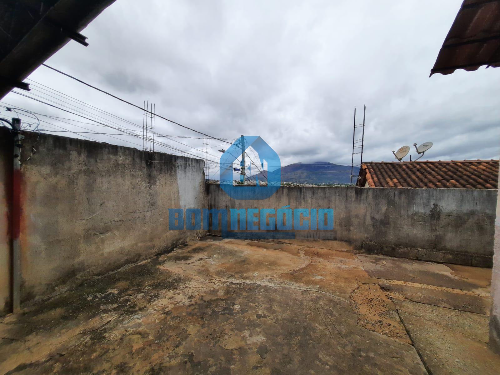 Casa com quintal e 2 dormitórios à venda, GOVERNADOR VALADARES...