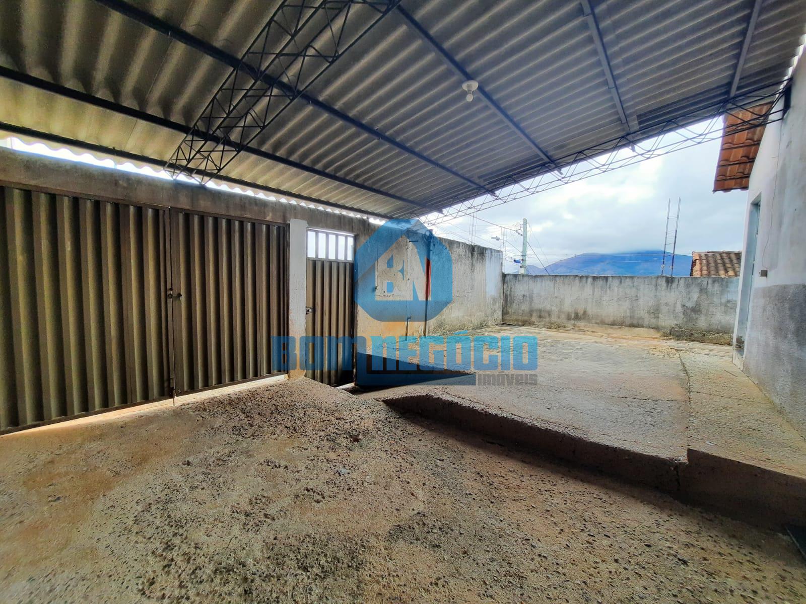 Casa com quintal e 2 dormitórios à venda, GOVERNADOR VALADARES...