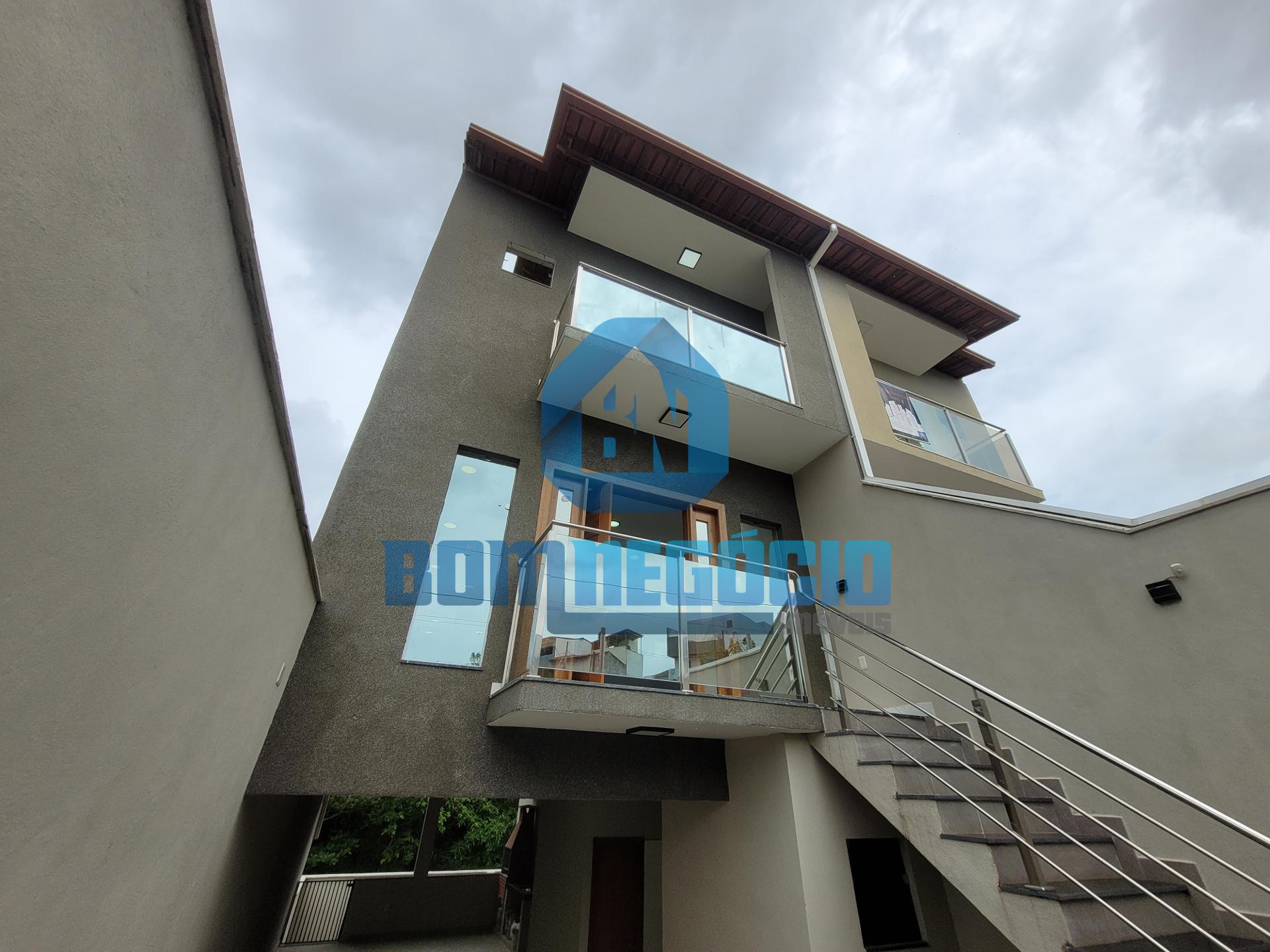 Excelente casa triplex nova à venda no Bairro Castanheiras VAL...