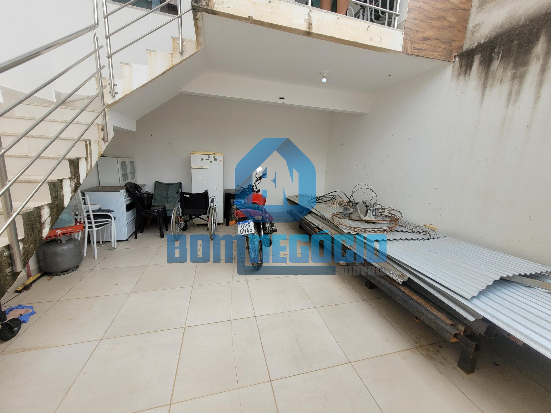 Casa com 2 quartos, quintal, planejados e área gourmet à venda...