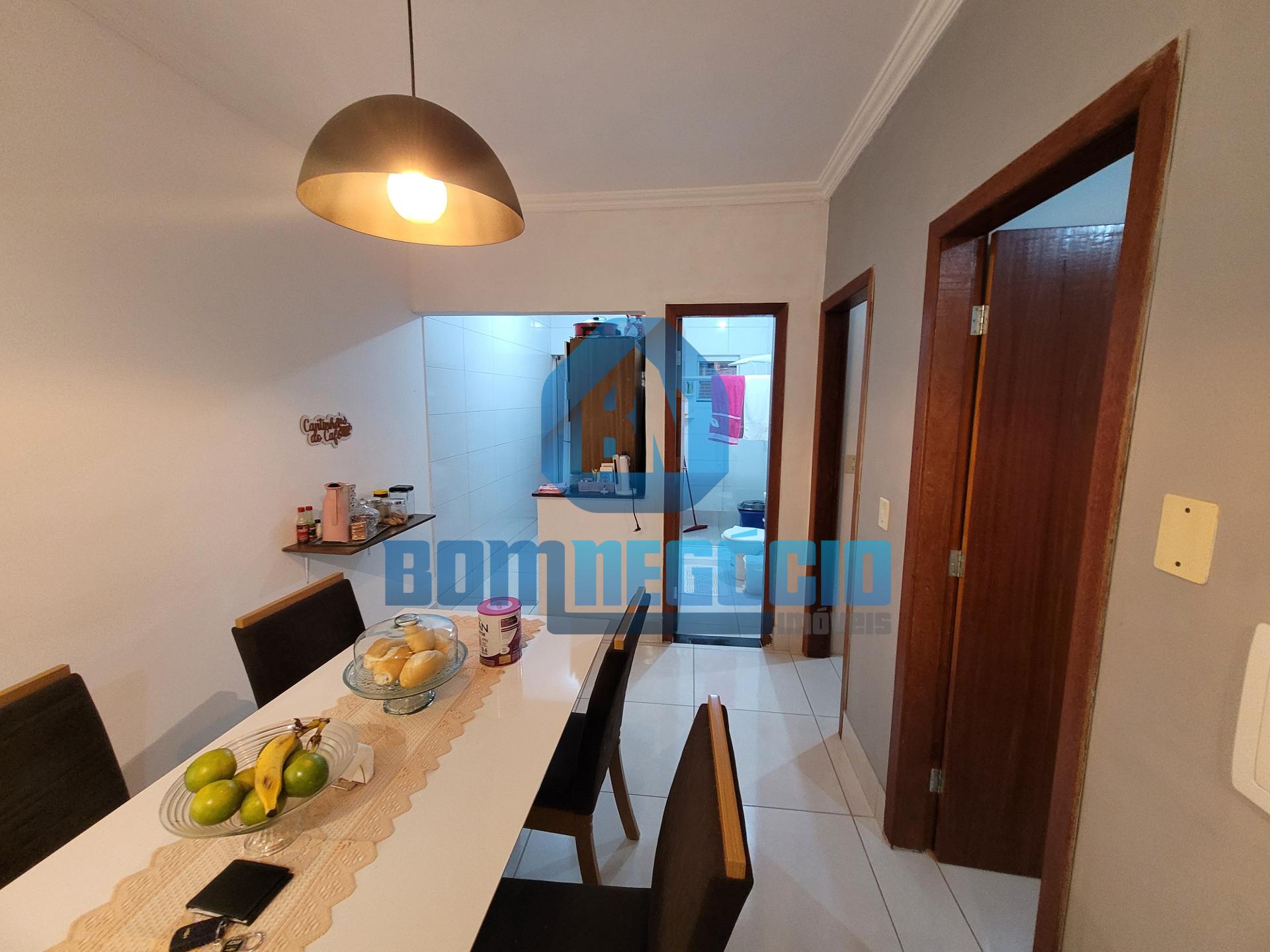 Casa plana com 2 quartos e área gourmet com piscina à venda, V...