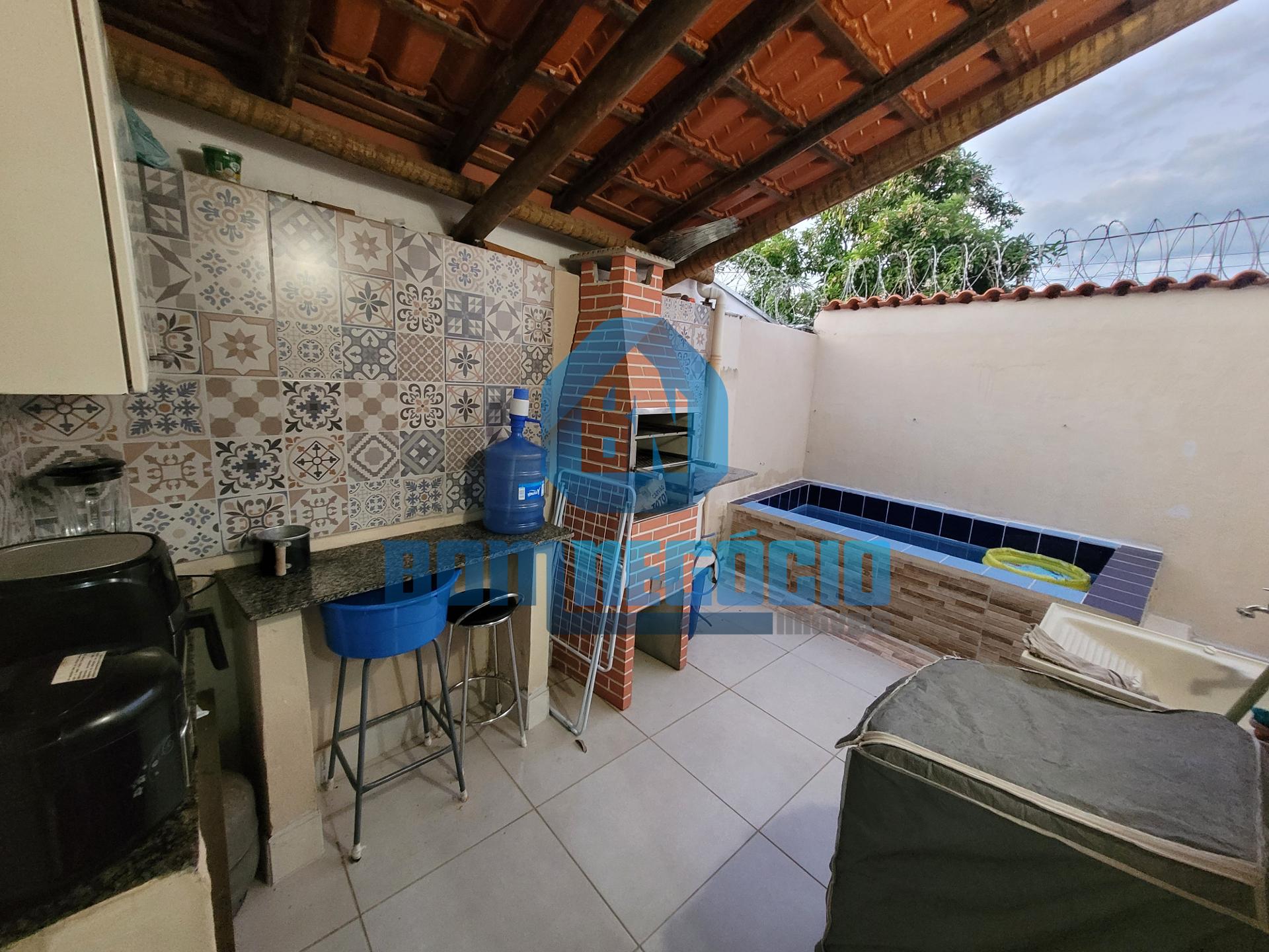 Casa plana com 2 quartos e área gourmet com piscina à venda, V...
