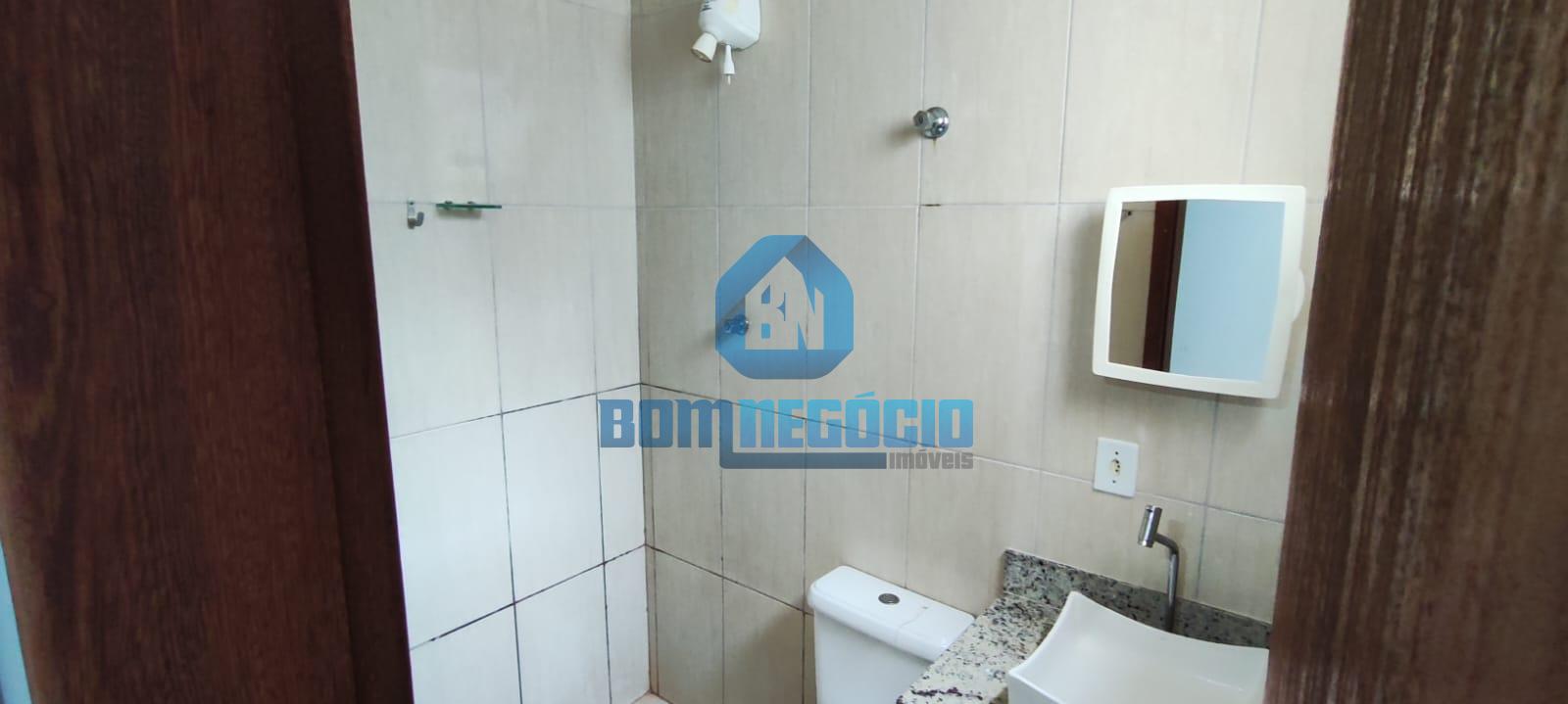 apartamento com suíte e sacada  no 1° andar Bairro Tiradentes