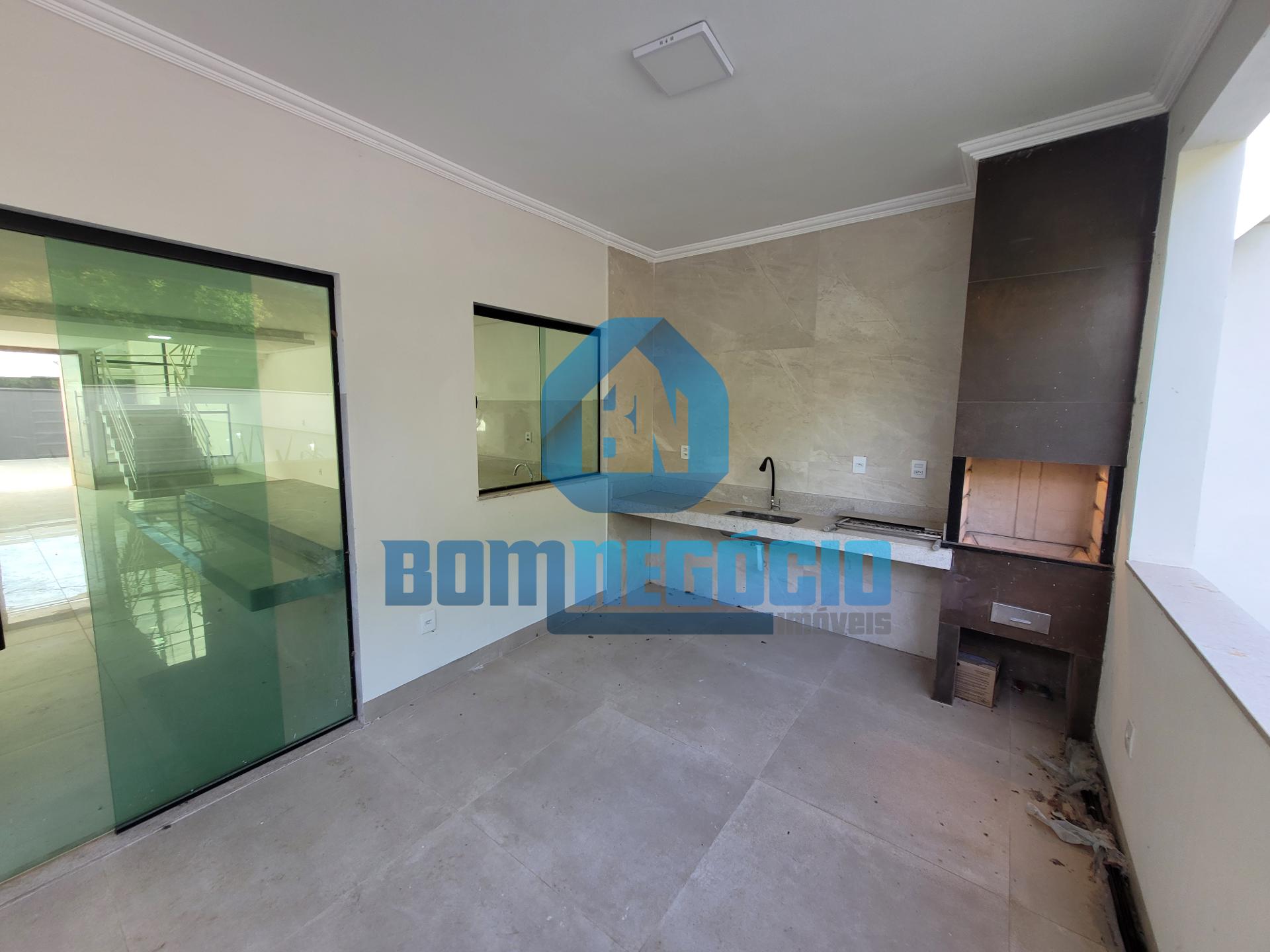 Casa nova com 3 suítes, área gourmet e piscina à venda, BELVED...