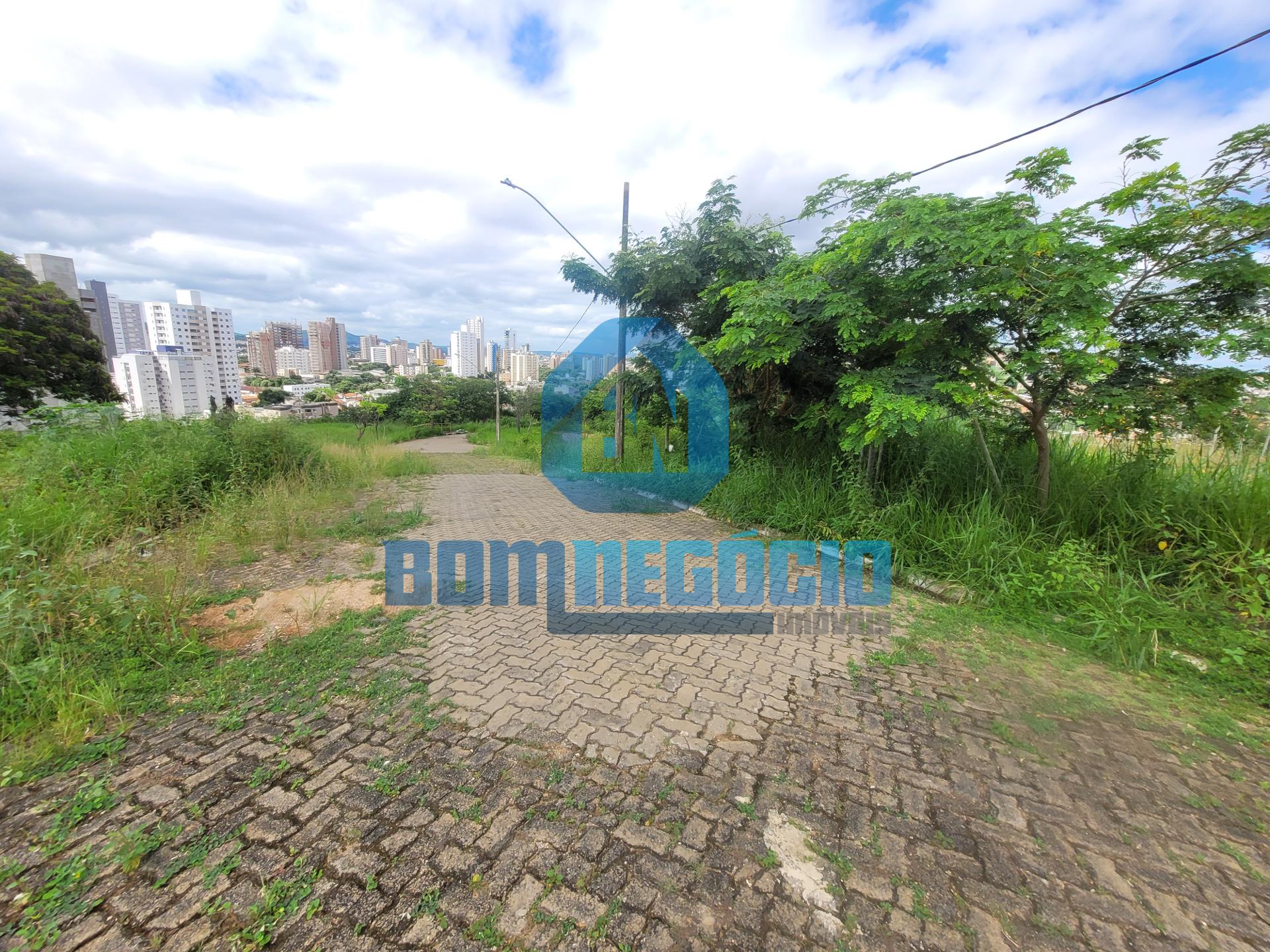 Lote documentado, com sol da manhã e bem situado à venda, ALTO...