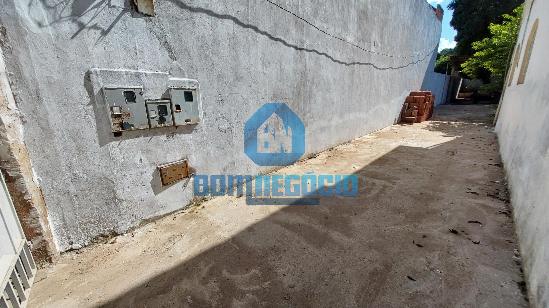 LOTE COM 266m  DISPONIVEL PARA LOCAÇÃO NO BAIRRO JARDIM IPÊ