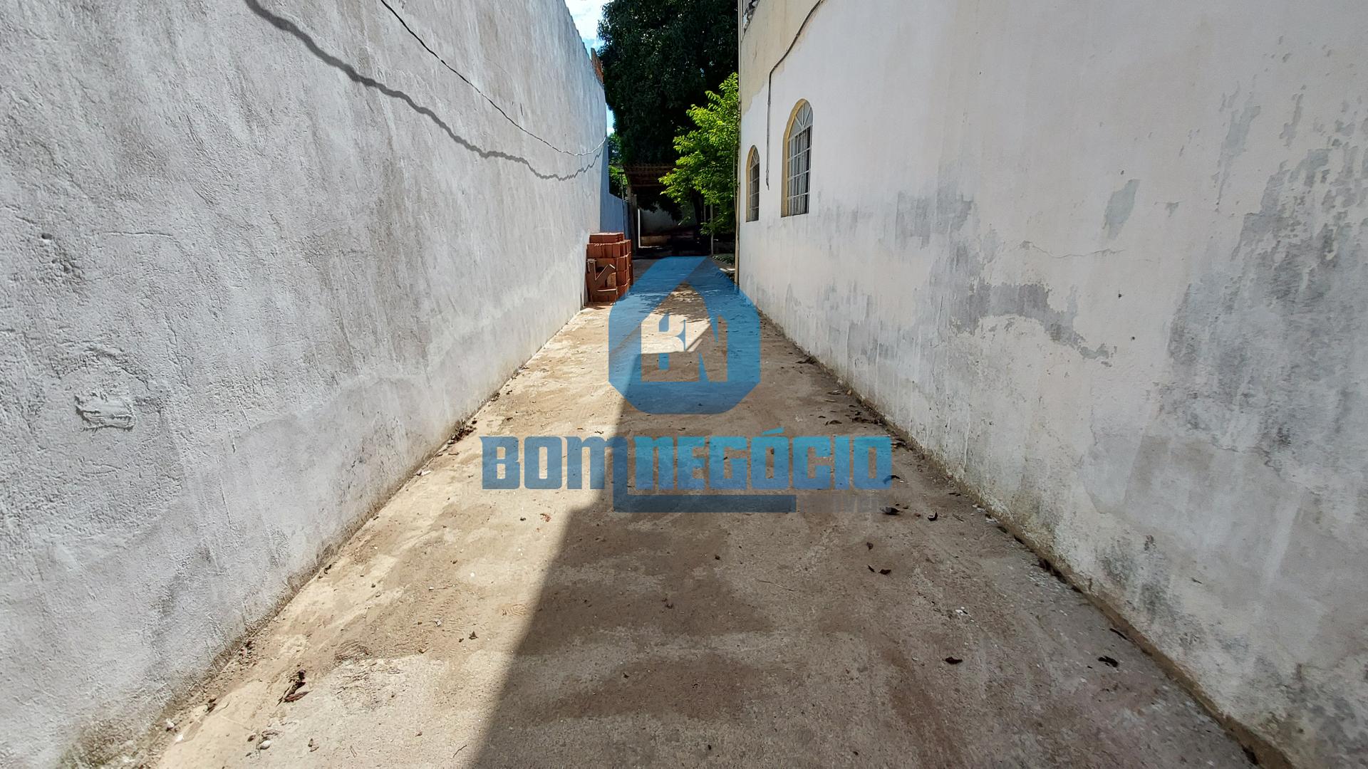 LOTE COM 266m  DISPONIVEL PARA LOCAÇÃO NO BAIRRO JARDIM IPÊ