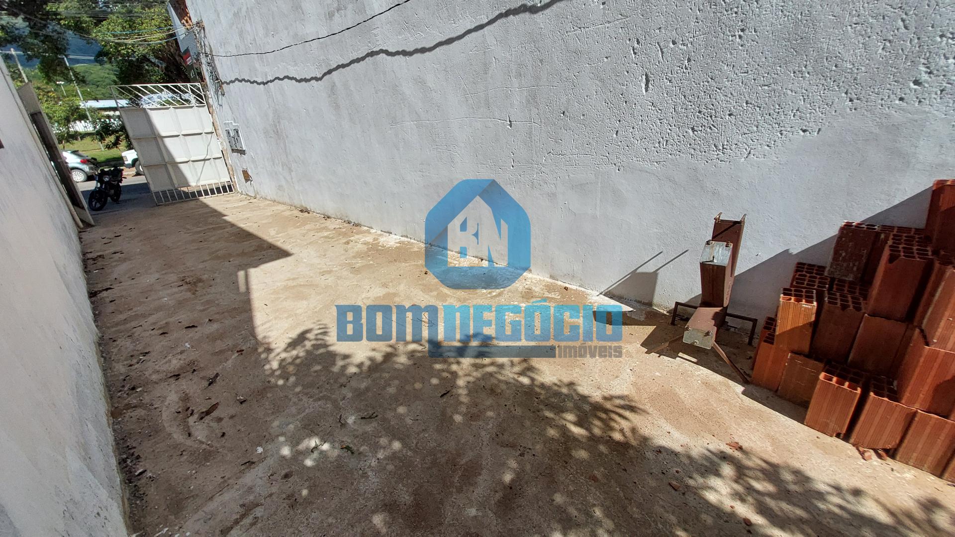 LOTE COM 266m  DISPONIVEL PARA LOCAÇÃO NO BAIRRO JARDIM IPÊ