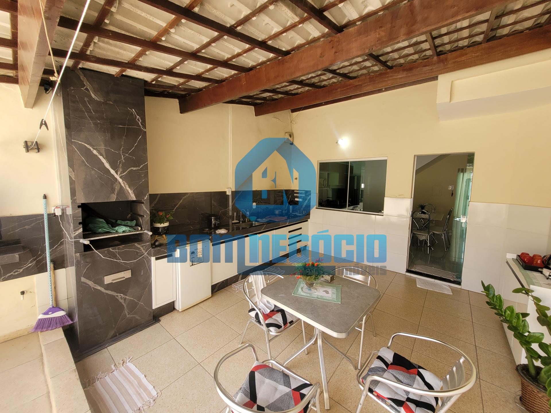 Casa duplex com 2 quartos, 3 banheiros e área gourmet à venda,...