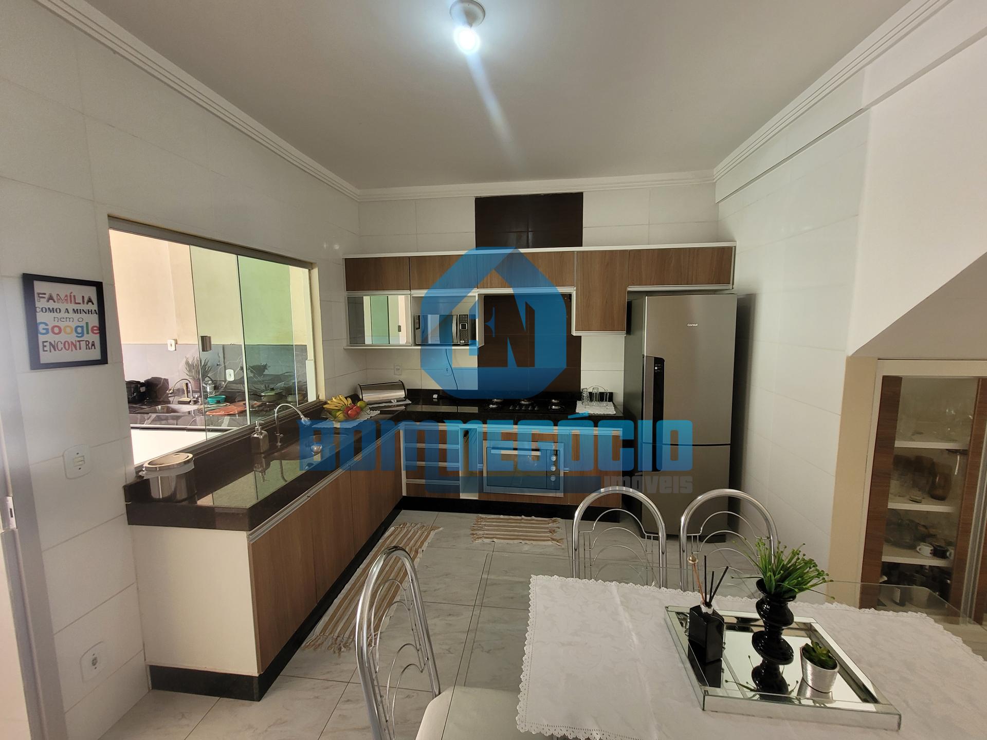 Casa duplex com 2 quartos, 3 banheiros e área gourmet à venda,...