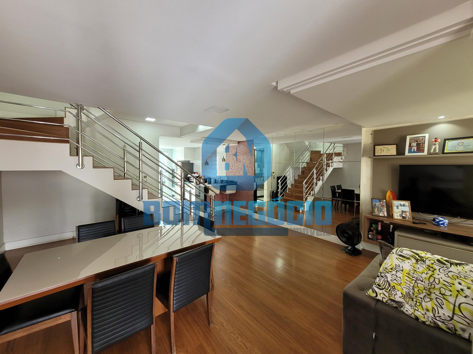 Casa com 3 dormitórios à venda, GRÃ-DUQUESA, GOVERNADOR VALADA...