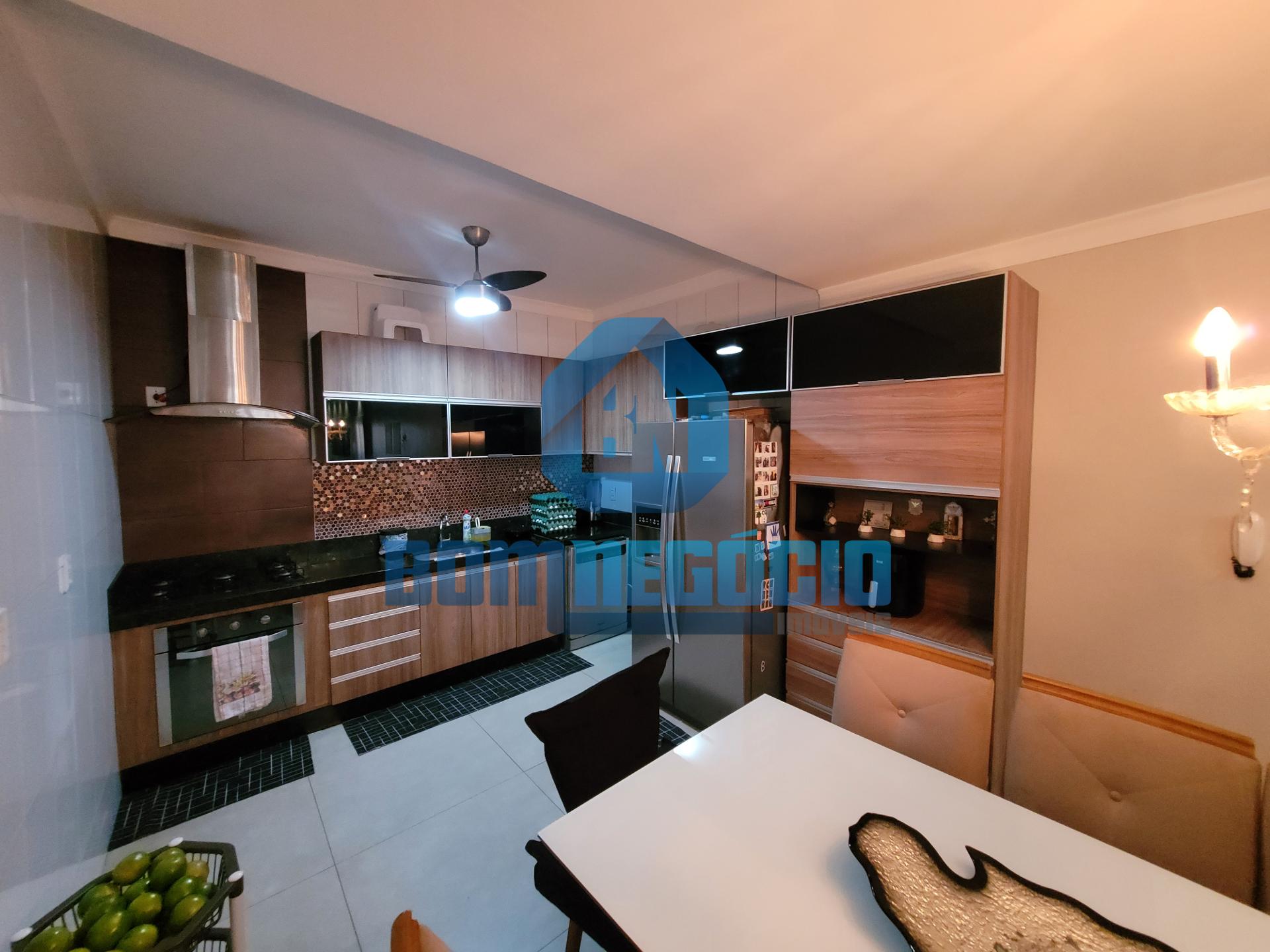Casa com 3 dormitórios à venda, CASTANHEIRAS, GOVERNADOR VALAD...