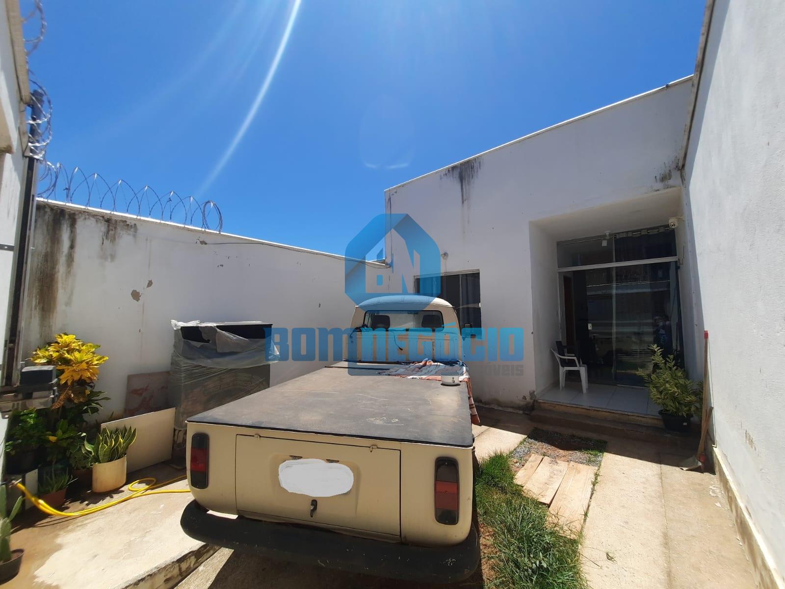 Casa com 2 dormitórios à venda, JARDIM DO TREVO, GOVERNADOR VA...