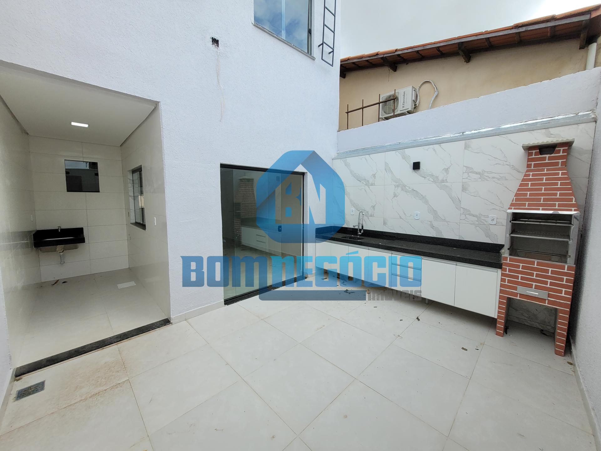 Casa com 3 quartos, 3 banheiros e área gourmet à venda, CASTAN...