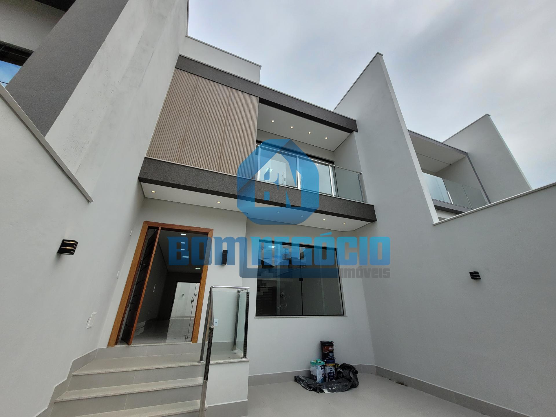 Casa de luxo com 3 suítes, área gourmet e closet à venda, LAGO...