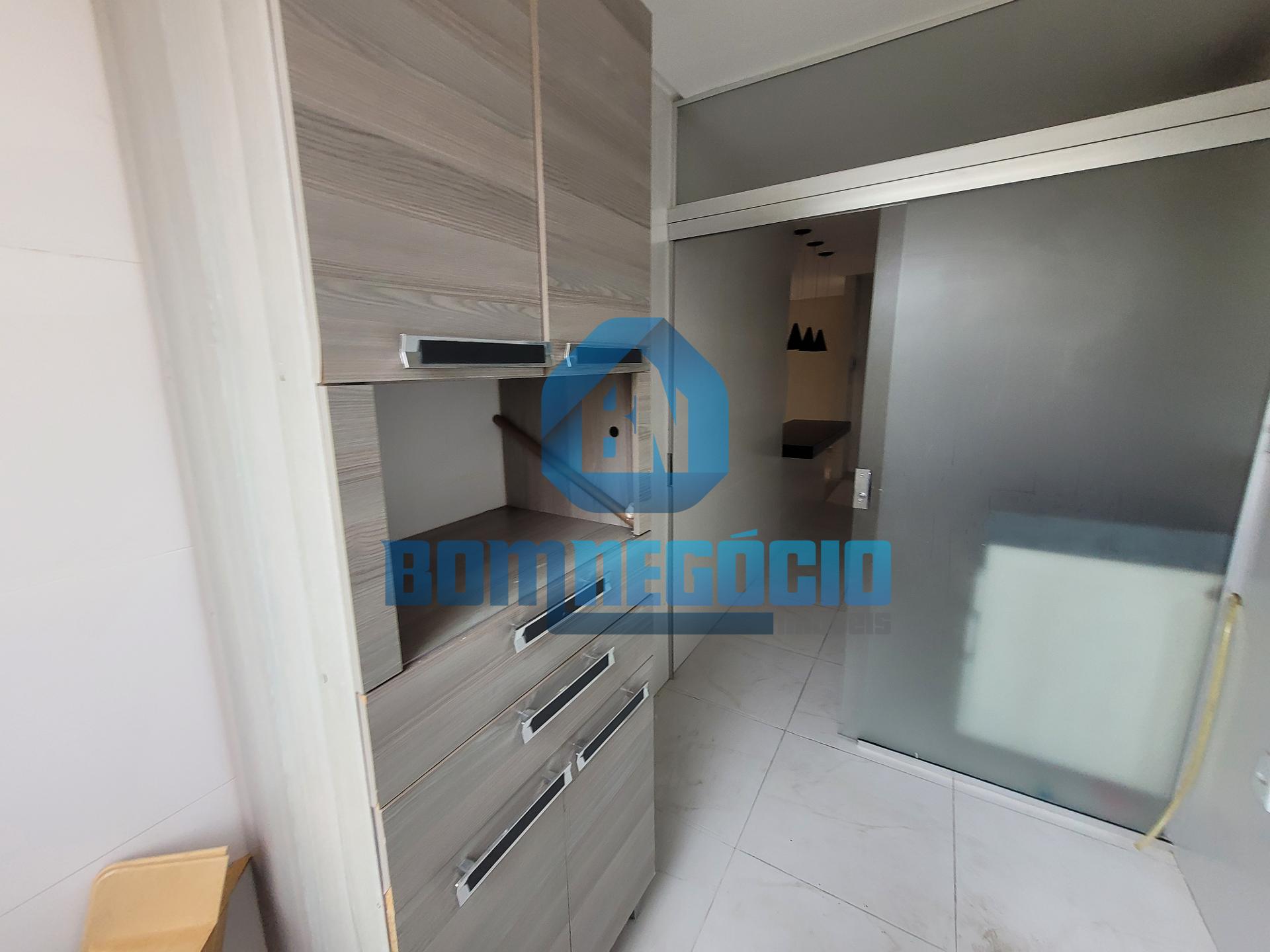 Apartamento com 3 quartos, 2 banheiros e planejados à venda, L...