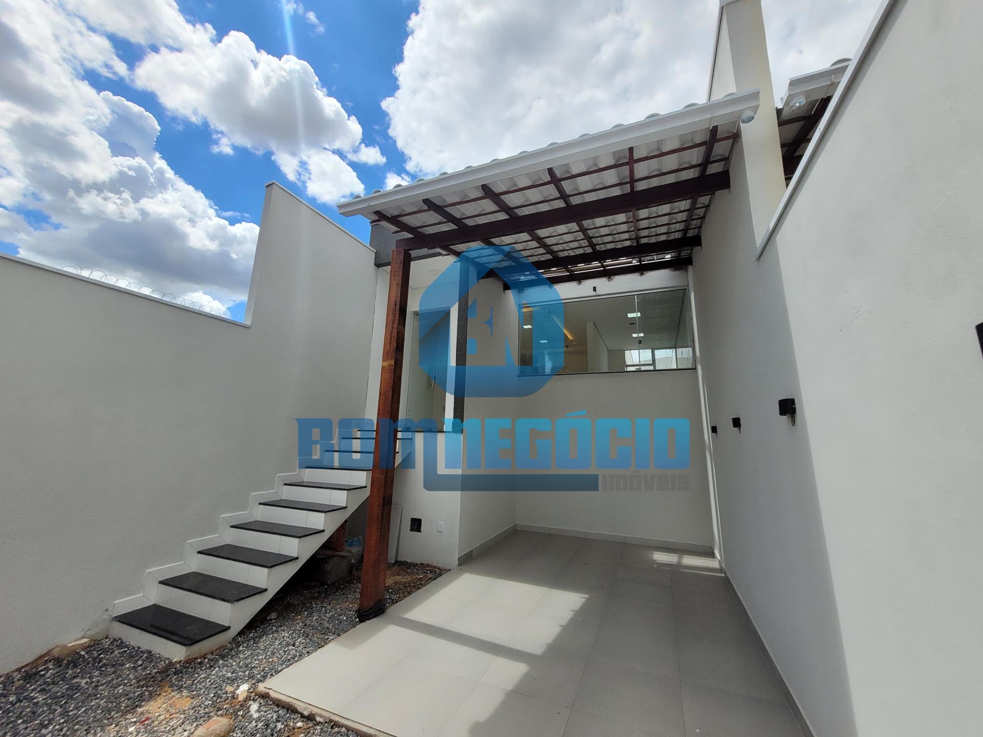 Casa com 2 quartos, garagem coberta e área gourmet à venda, CA...