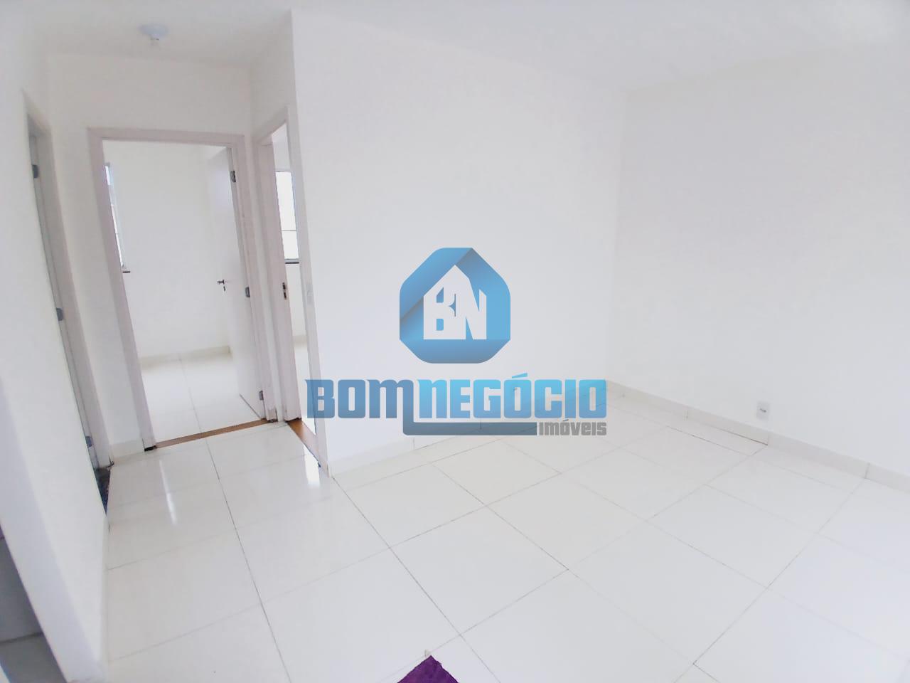 Excelente casa plana e em condomínio fechado à venda no Bairro...