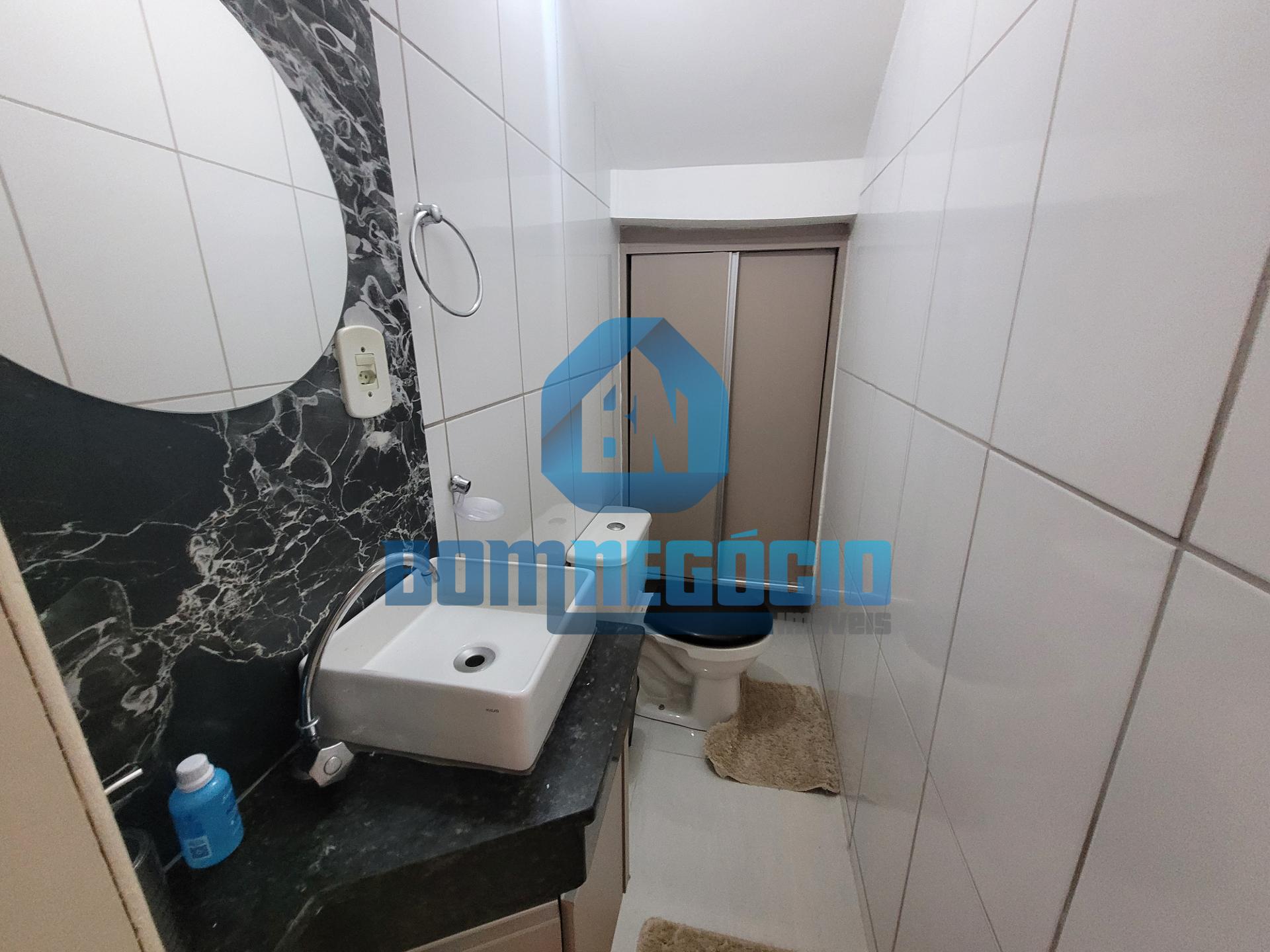 Triplex com 3 dormitórios à venda, CASTANHEIRAS, GOVERNADOR VA...