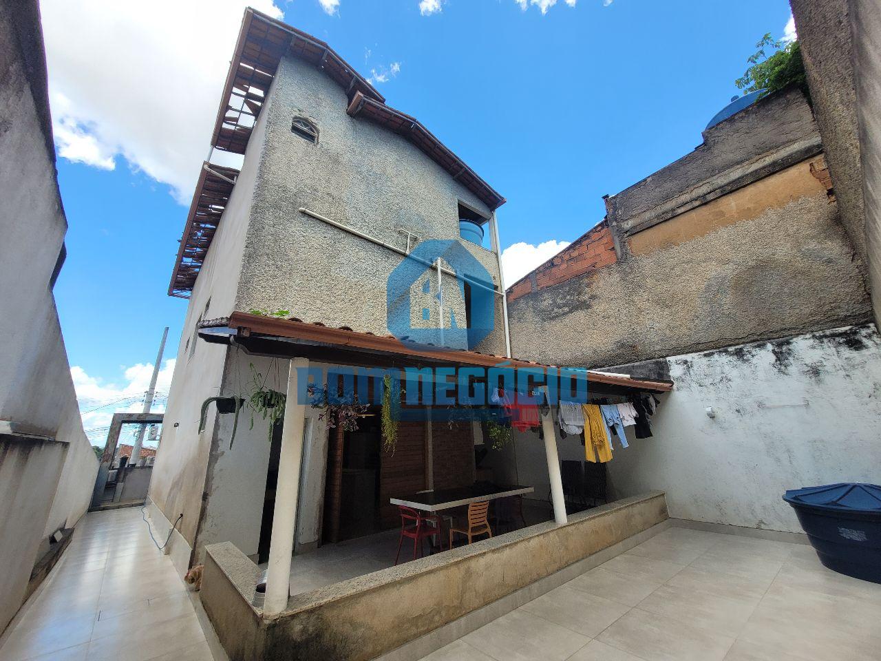 Casa com 4 dormitórios à venda,250.00 m , GOVERNADOR VALADARES...
