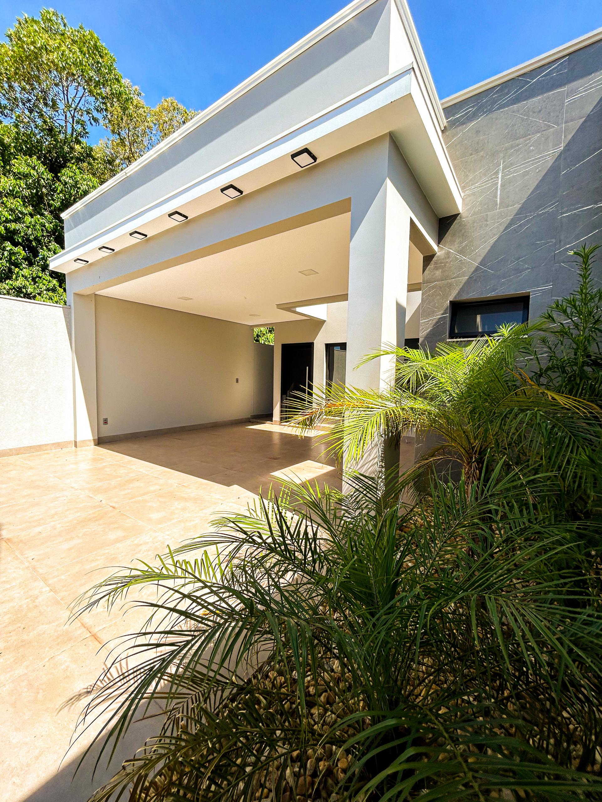 Linda Casa muito bem localizada entre as Faculdades UTFPR e PU...