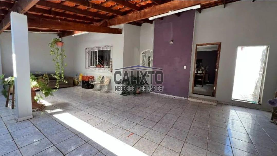 CASA BAIRRO SANTA MONICA