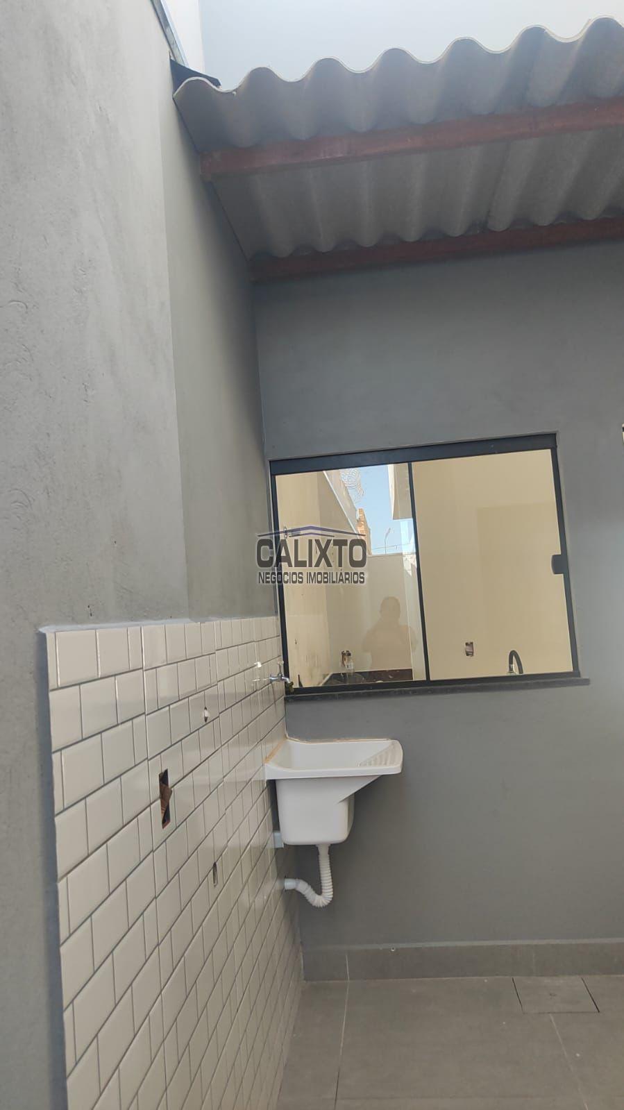 CASA BAIRRO NEW GOLDEN VILLE