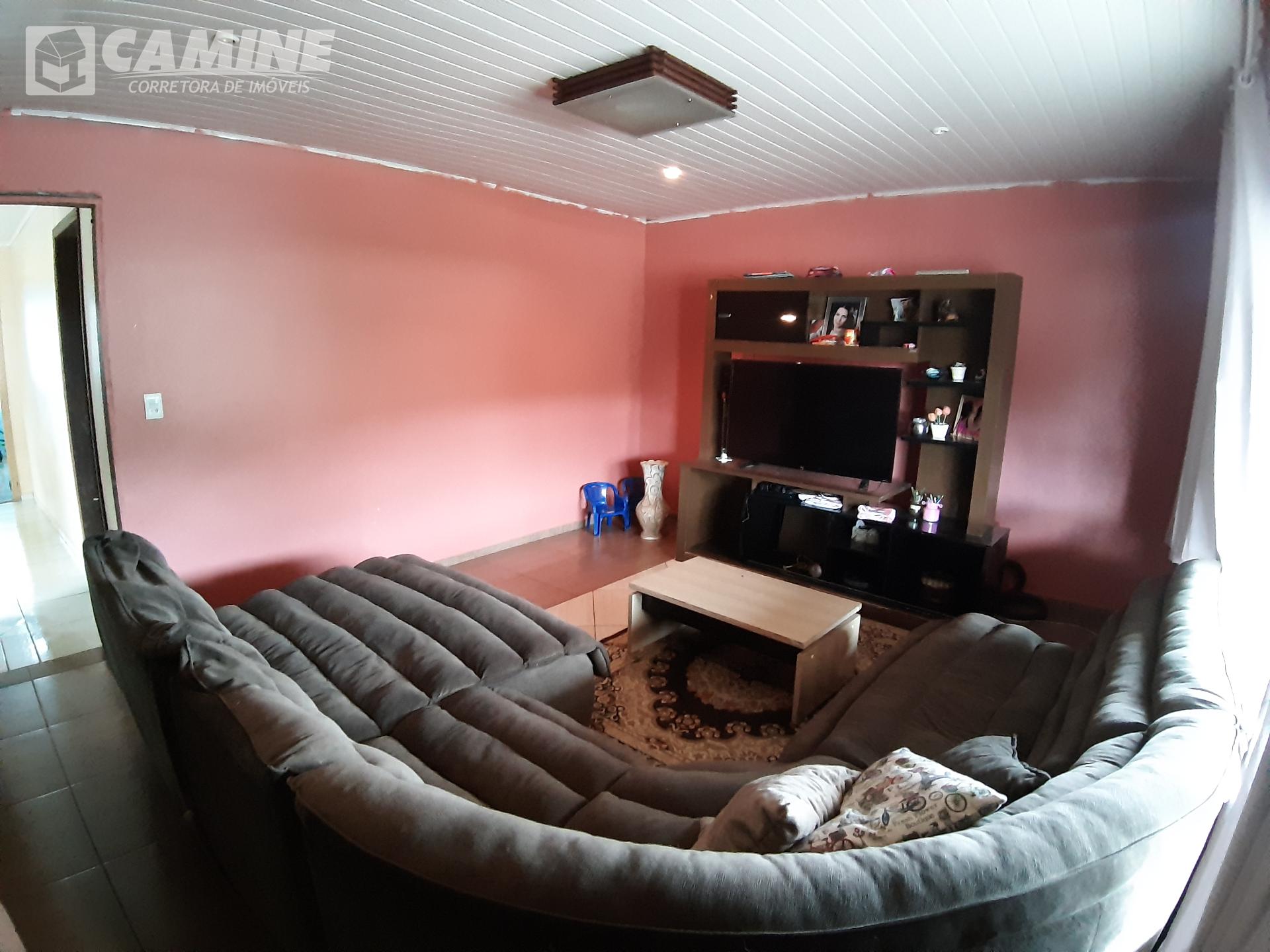 CASA COM ÓTIMA LOCALIZAÇÃO NO BAIRRO RIO D' AREIA - UNIAO DA VITORIA/PR