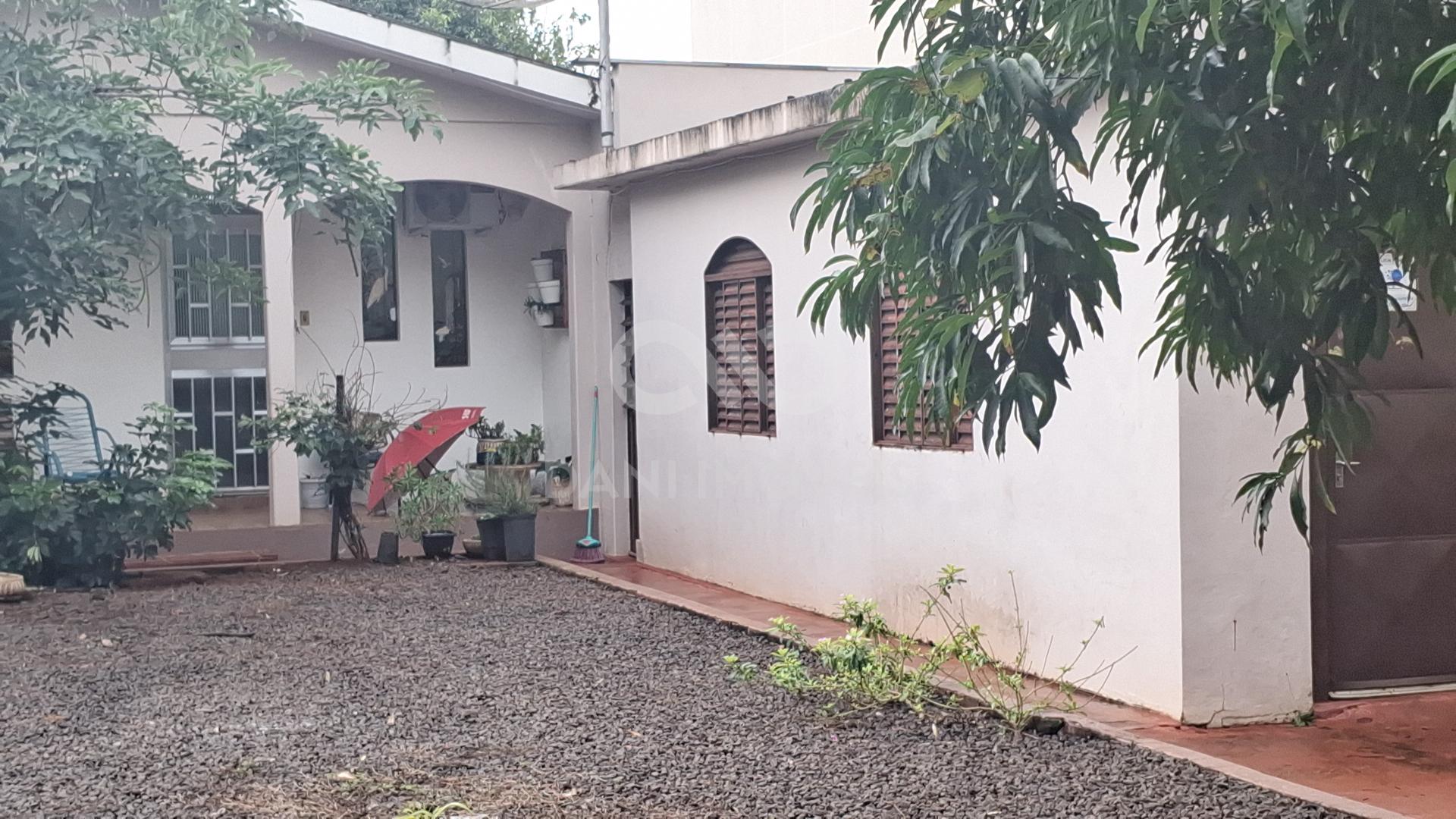 CASA À VENDA NO CENTRO DE IJUÍ-RS