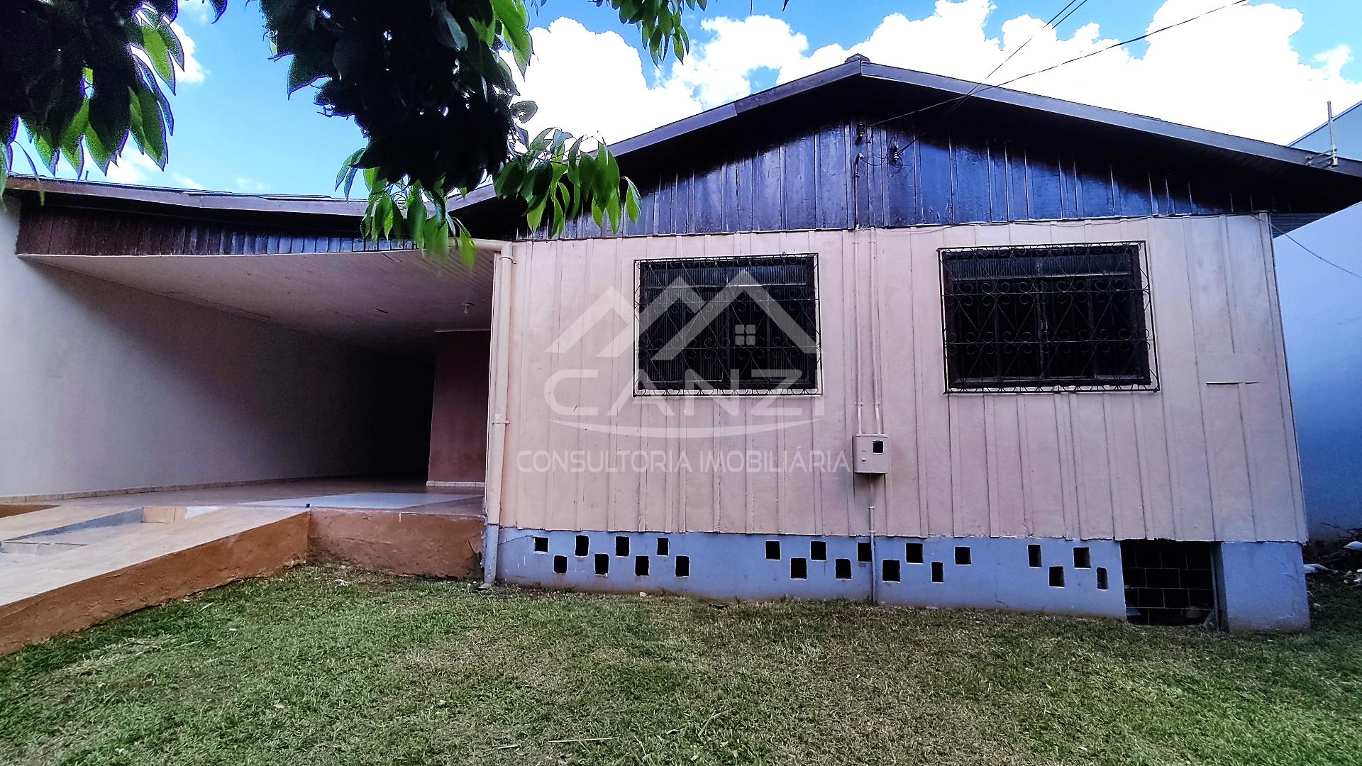 Casa para locao no bairro Centro Cvico, em Realeza-PR.