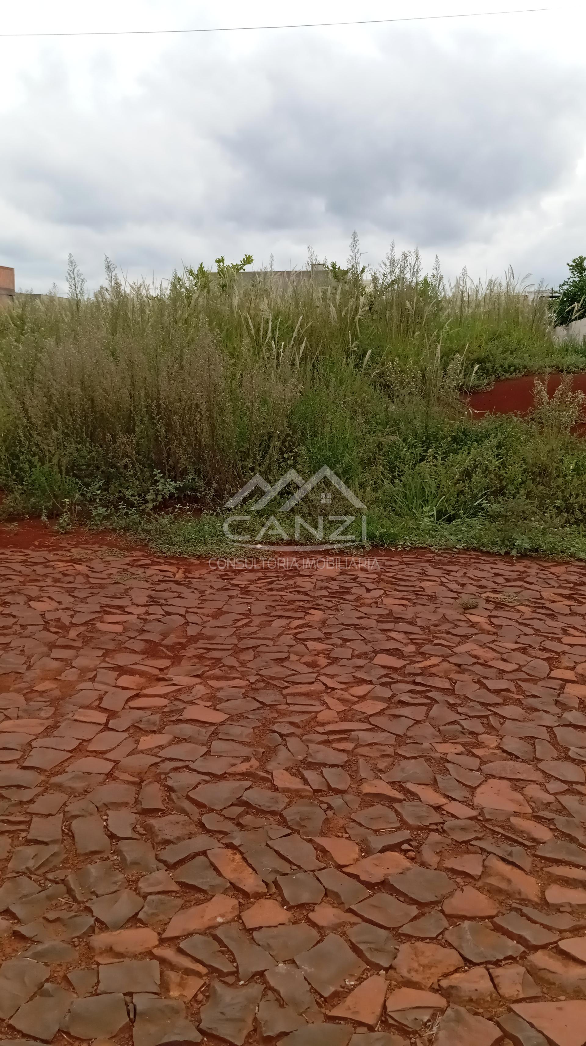 timo terreno  venda em Realeza, com 12.5de frente por 36m de fundo.