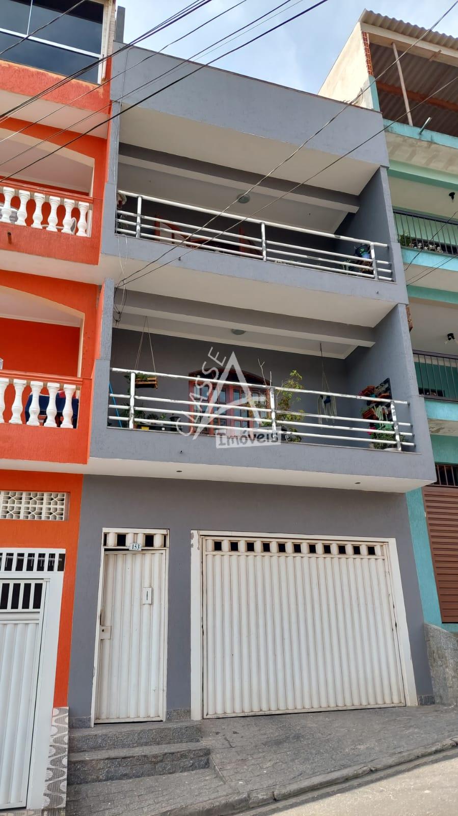Sobrado - 3 dormitorios - 2 banheiros - GARAGEM -  Churrasqueira