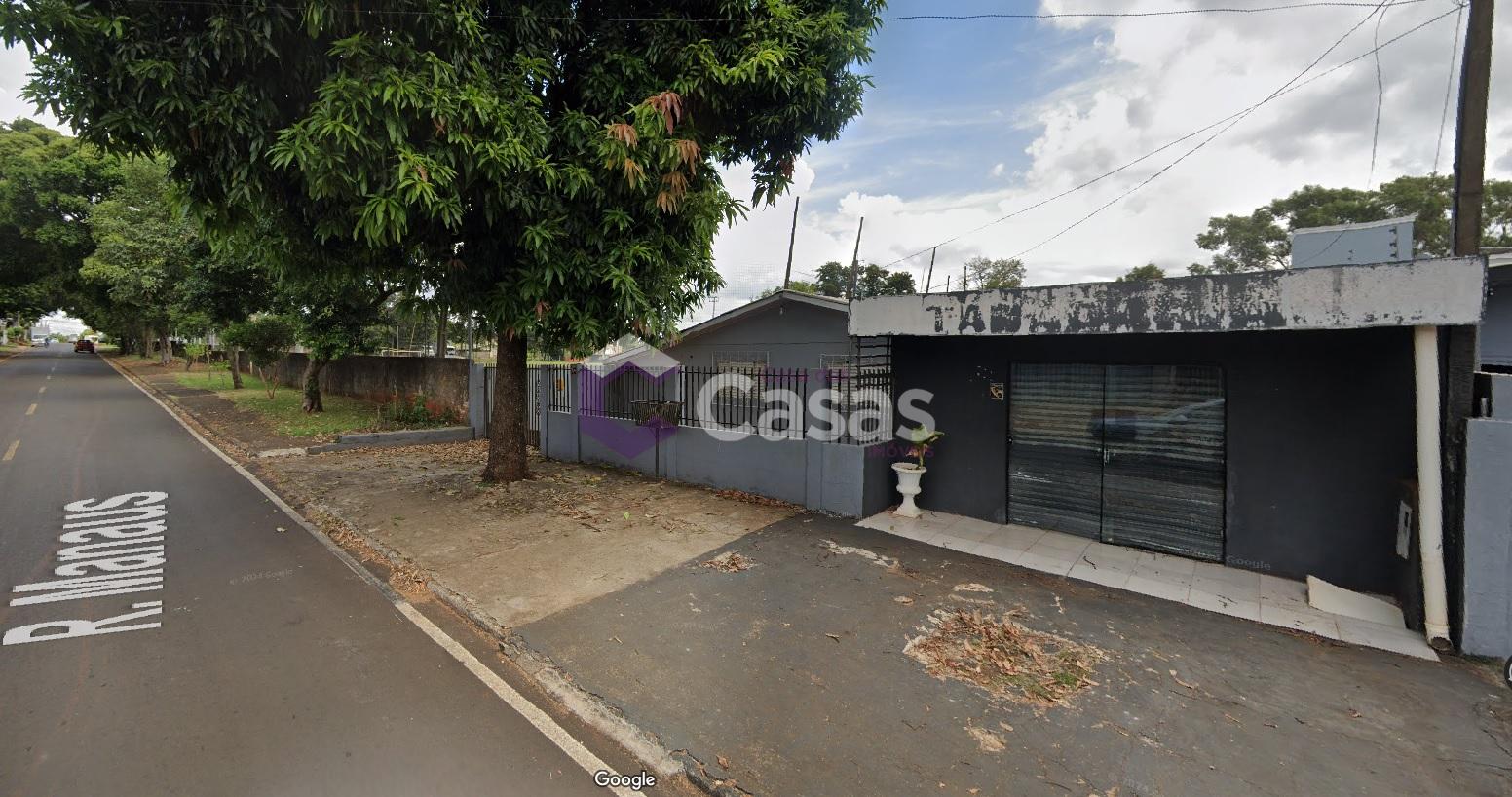 Casa à Venda com 3 Quartos e Sala Comercial, Jd. Petrópolis, F...