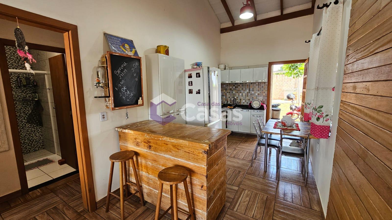 Casa à venda com 2 quartos, 60m² - Foto 4