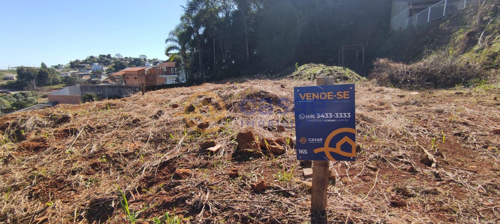 Terreno em rea nobre, com 1020,40m . Possui rea verde prpria, legalizada, perfeito para morar com