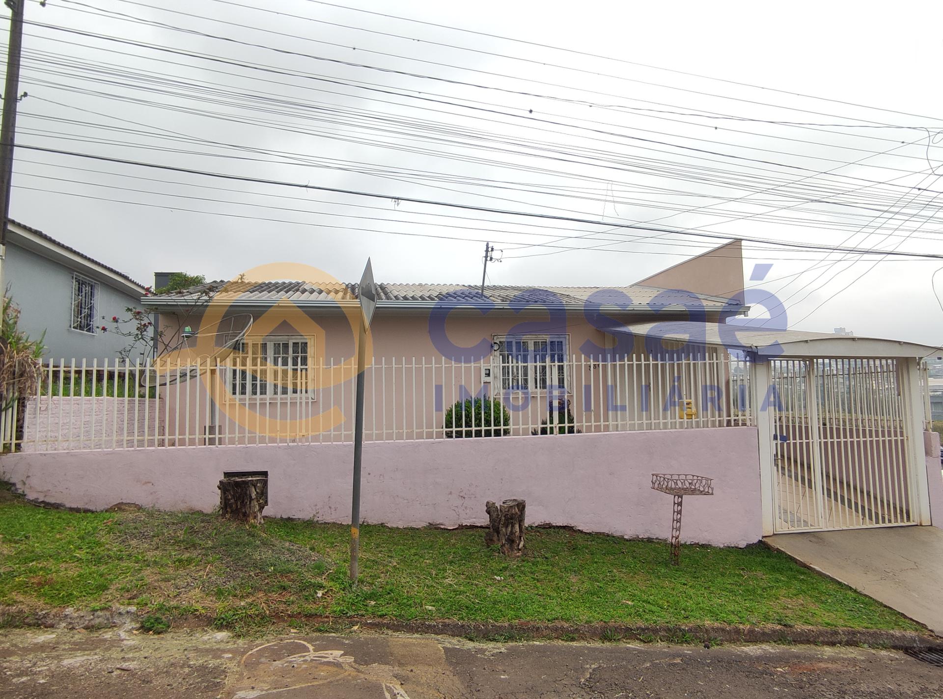 Linda casa para venda, com 3 quartos, 2 vagas de garagem coberta, patio, portao eletronico, laminado