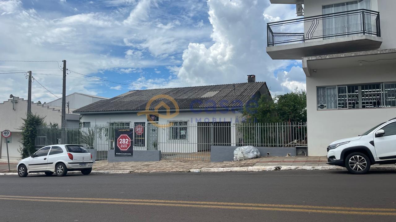 Casa enorme em rea nobre. 2 quartos