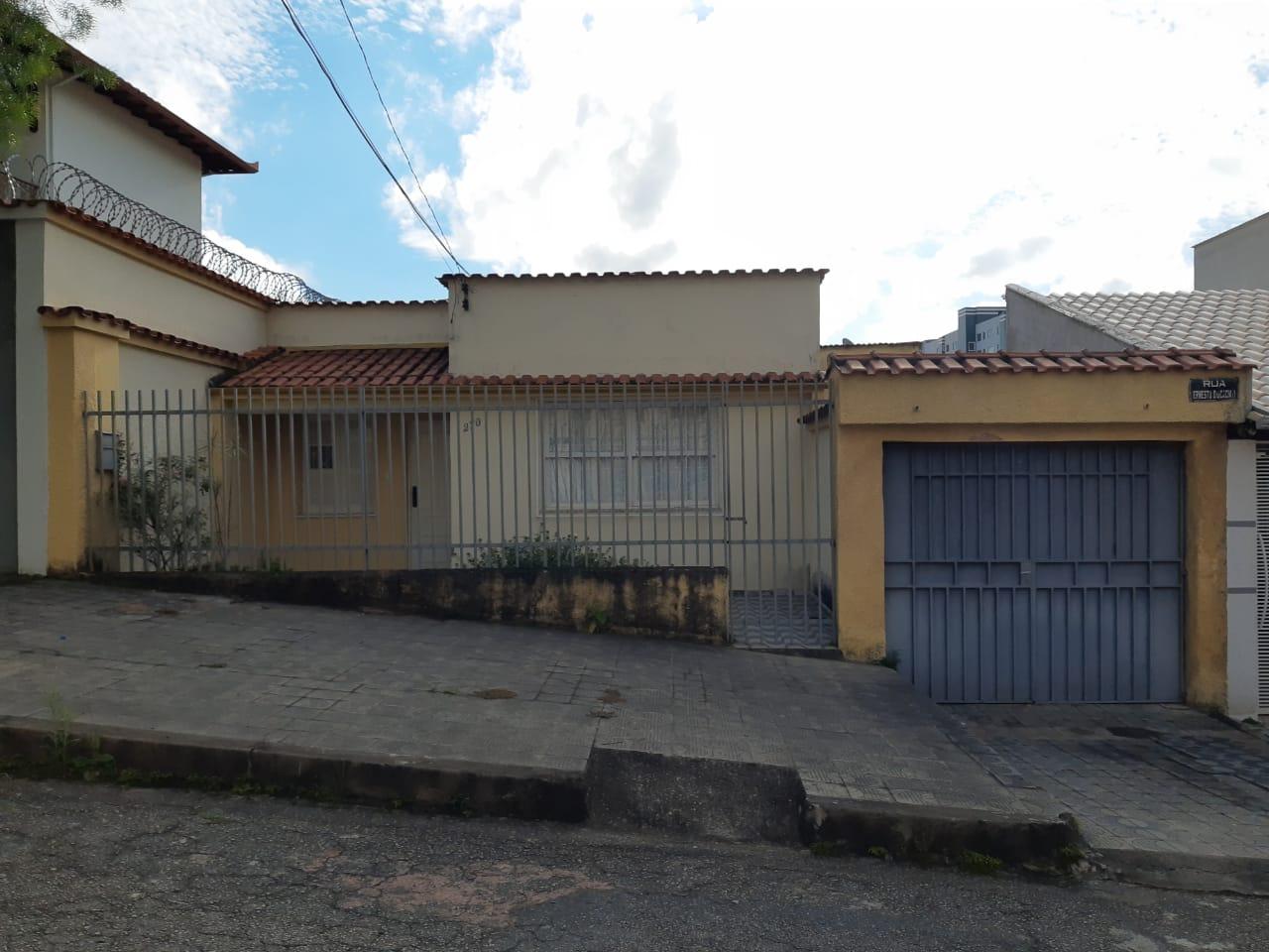 Casa 5 quartos à venda no bairro São Geraldo em Barbacena.