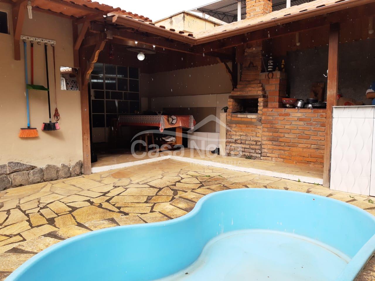 Casa 3 quartos à venda no bairro Santa Efigênia em Barbacena.