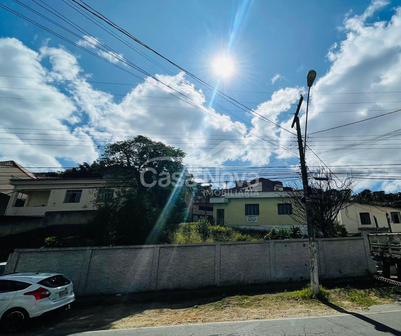 Casa à venda no bairro São Pedro em Barbacena-MG