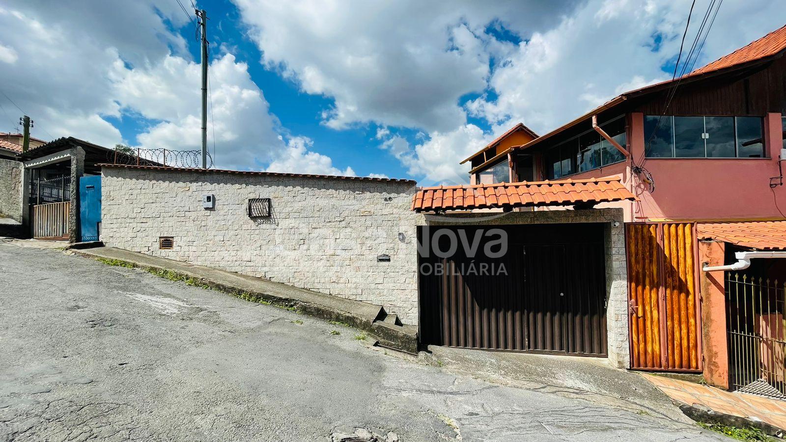 Casa à venda no bairro Monsenhor Mário Quintão em Barbacena