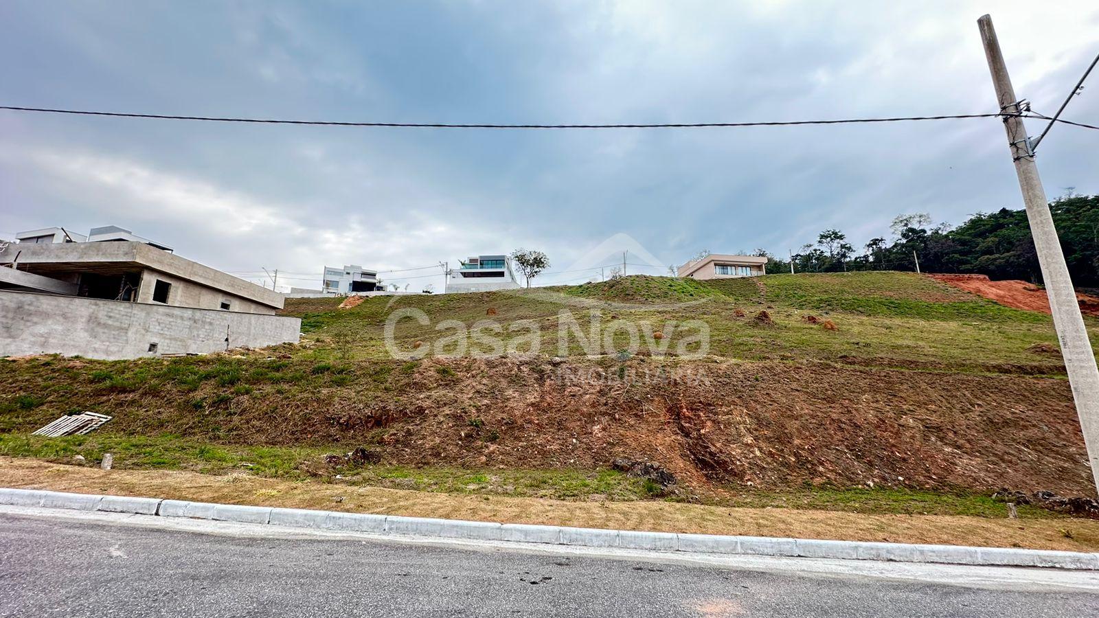 Lote com 470,50m  a venda no Condomínio Porto Seguro em Barbac...